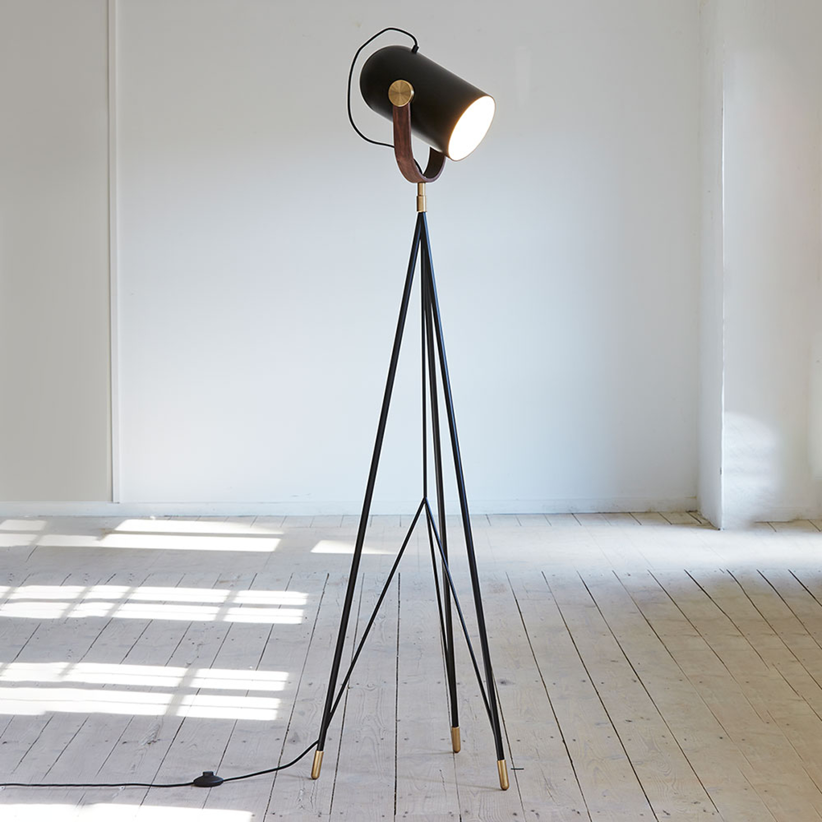 LE KLINT Carronade High - svart golvlampa