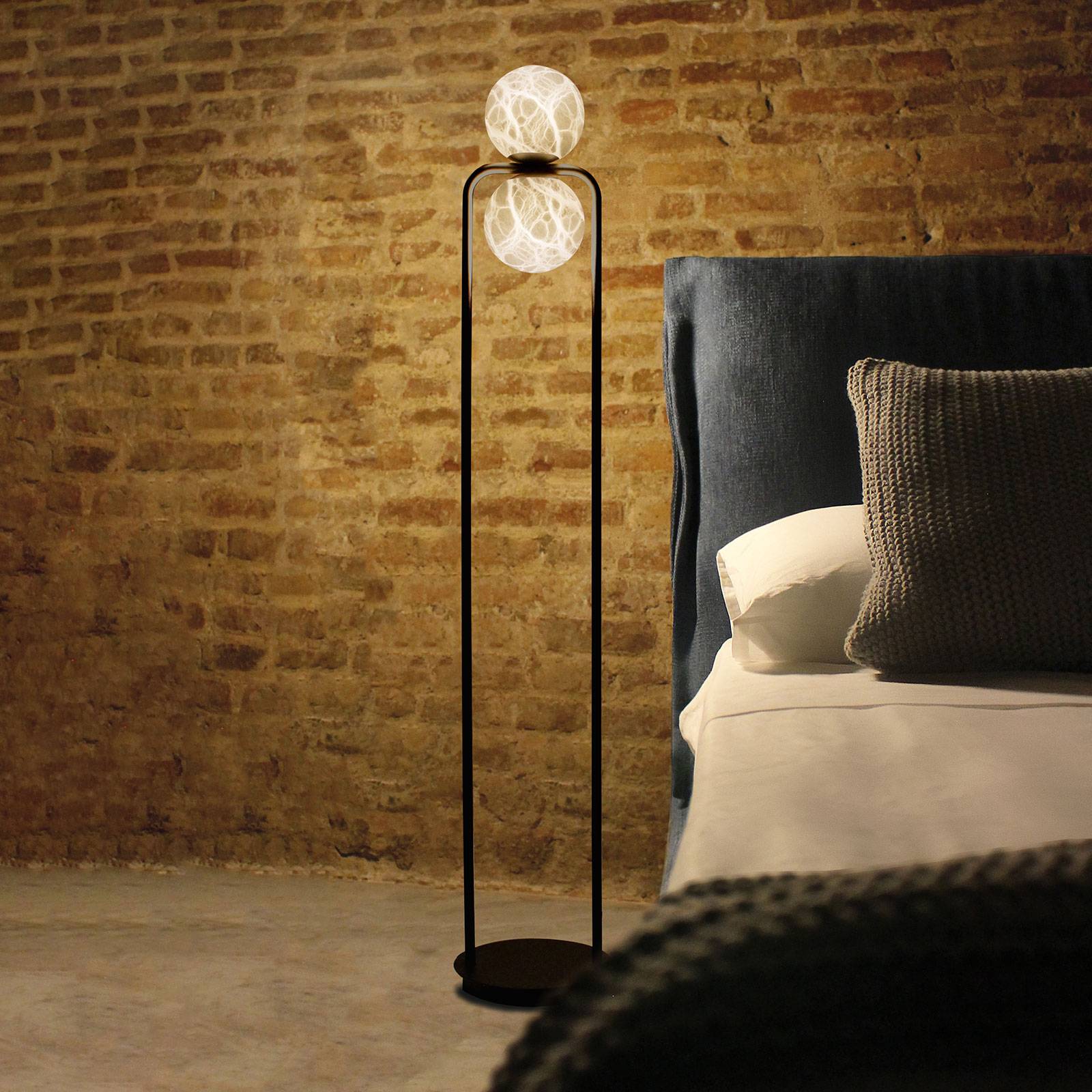 LED-golvlampan Tribeca med alabaster 2 lampor