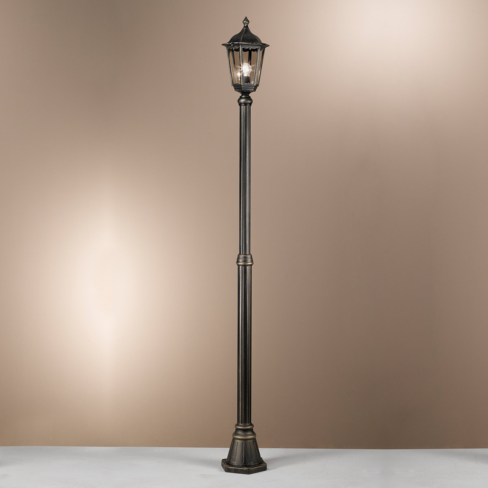Enarmad stolplampa Fabio 249 cm