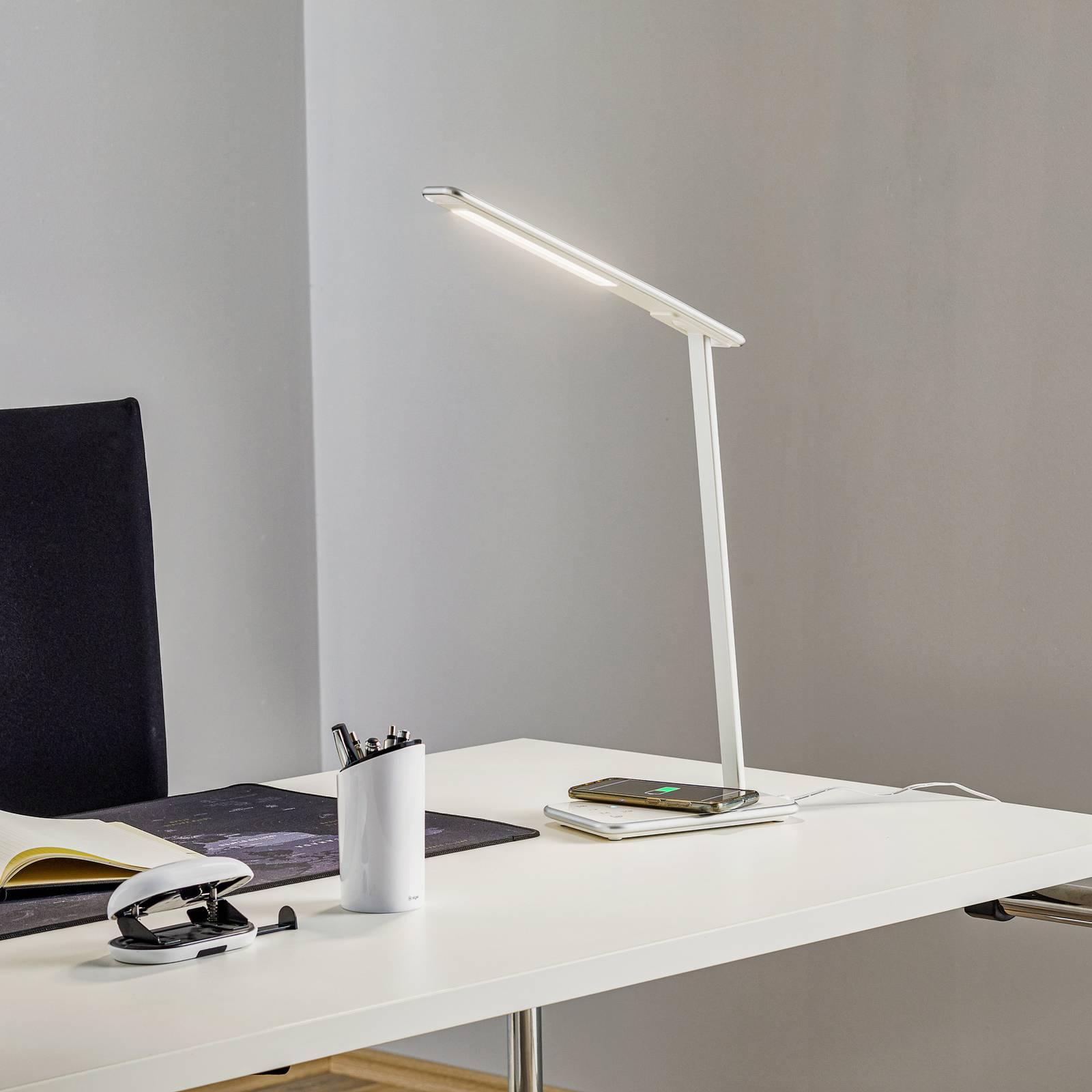 LED-skrivbordslampa Orbit med induktion silver
