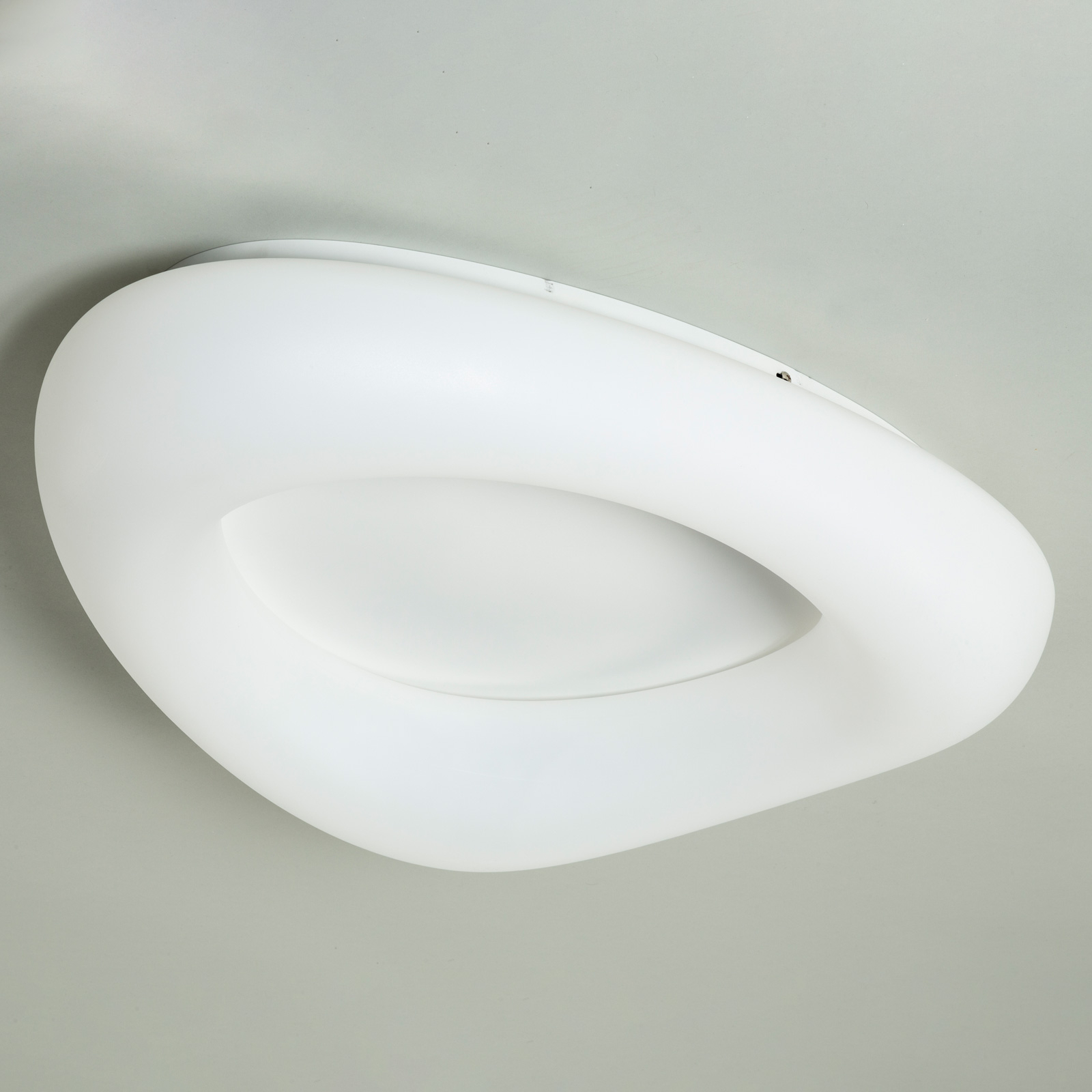 LED-taklampa Lahti, dimbar i tre steg