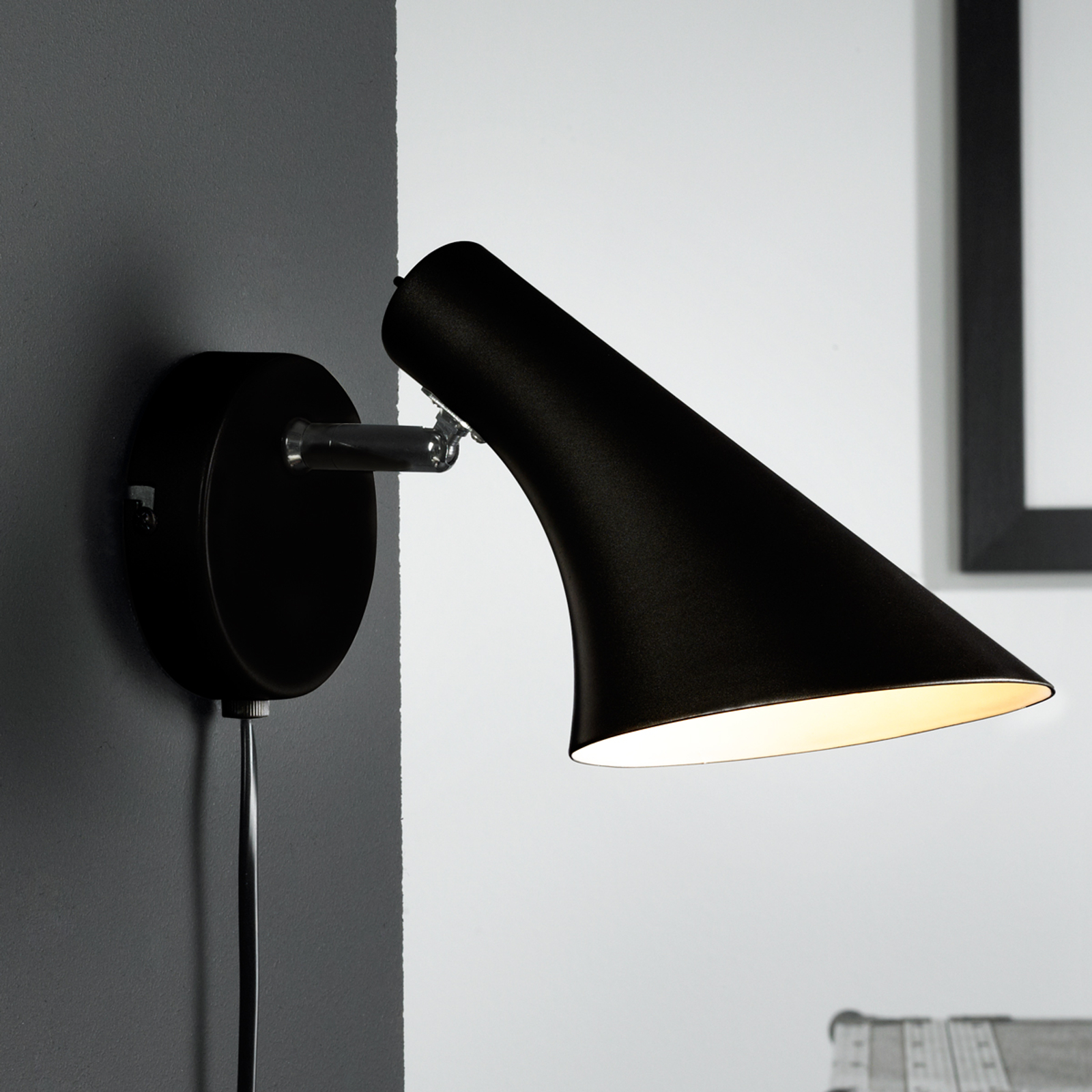 Modern, flexibel vägglampa Liam svart