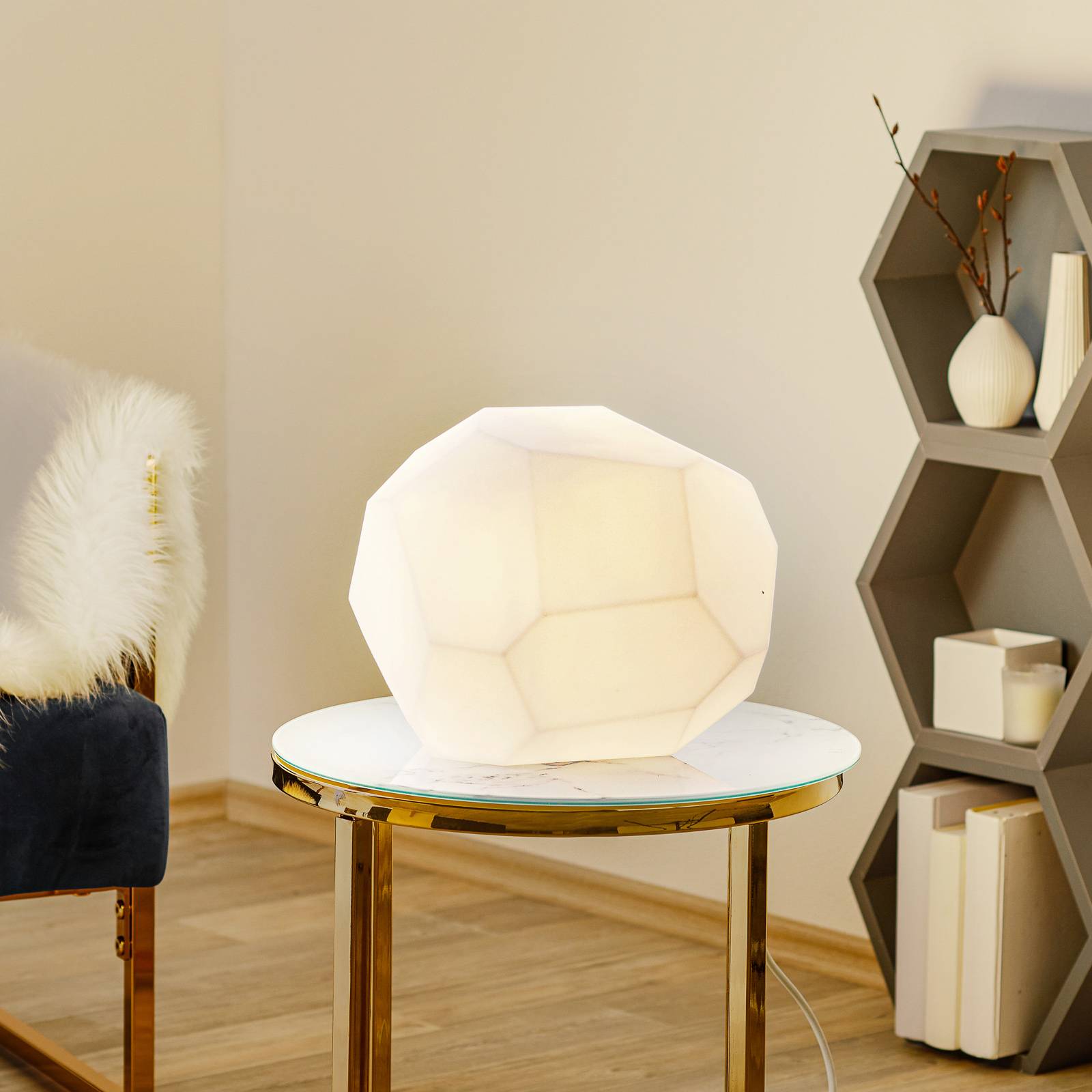 Innermost Asteroid - bordslampa i plast