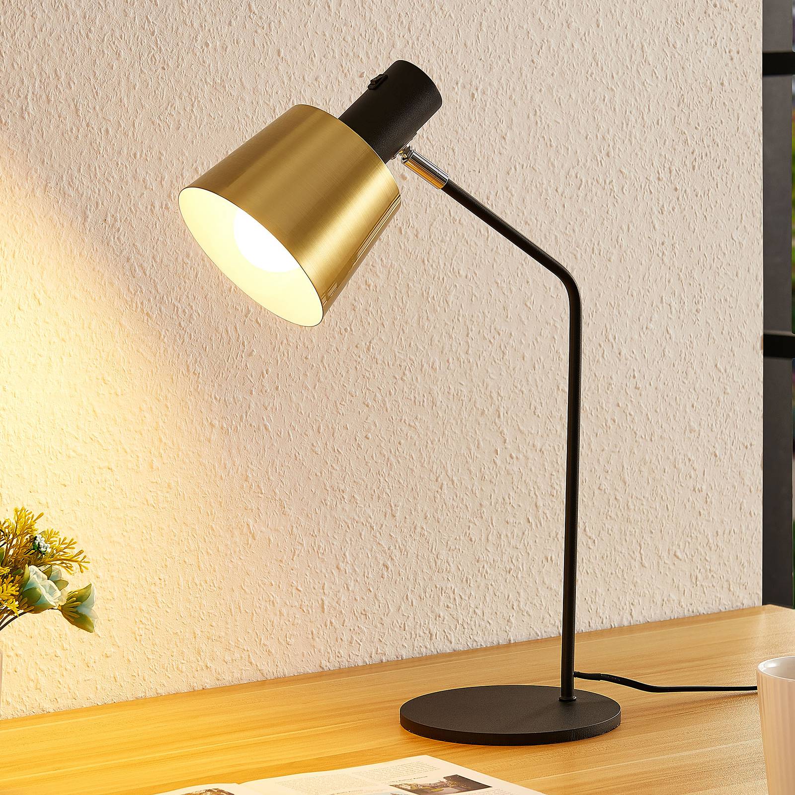 Lindby Vlada bordslampa för läsning, mässing svart