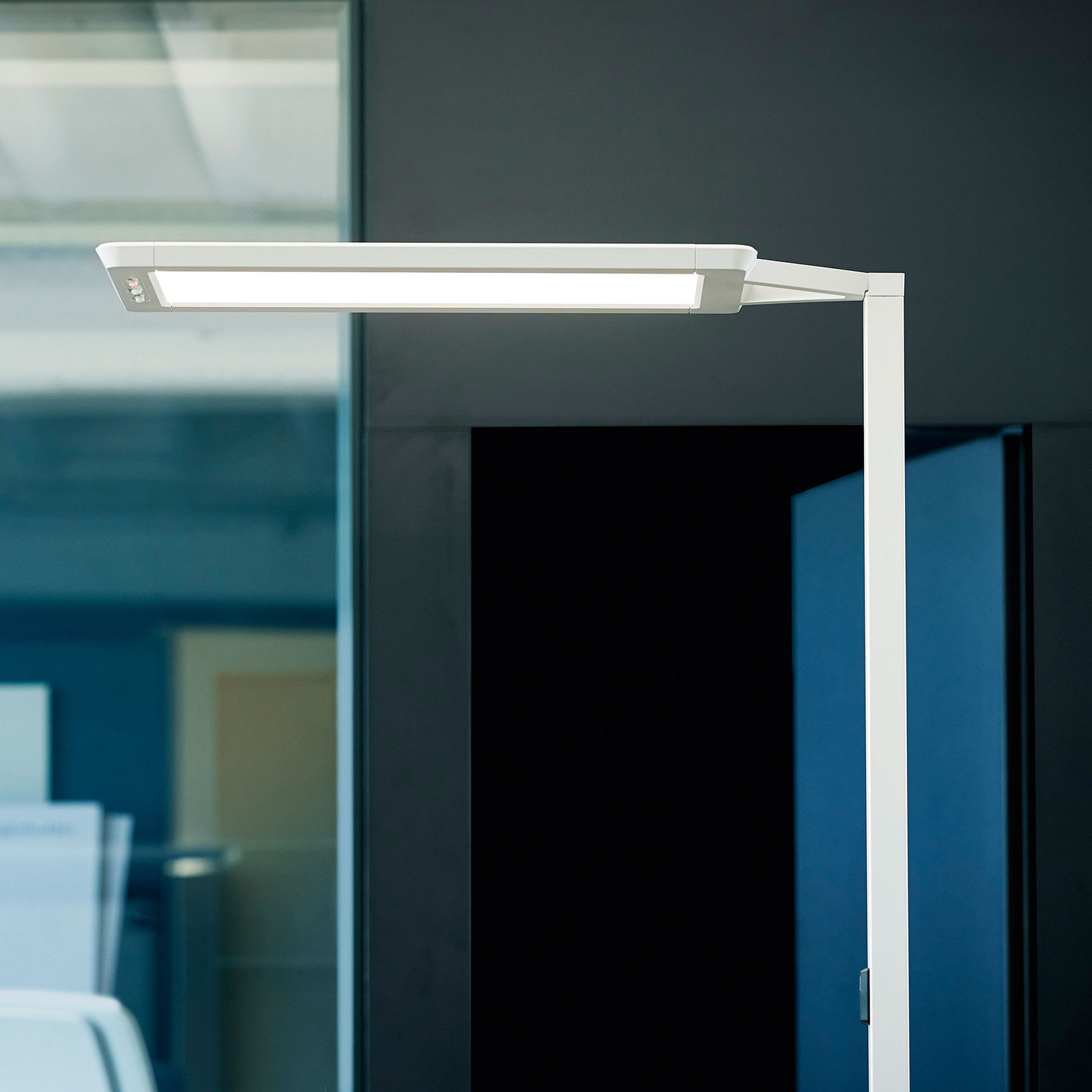 LED-golvlampa Yara.single 4 000 K, BT, LTX, silver