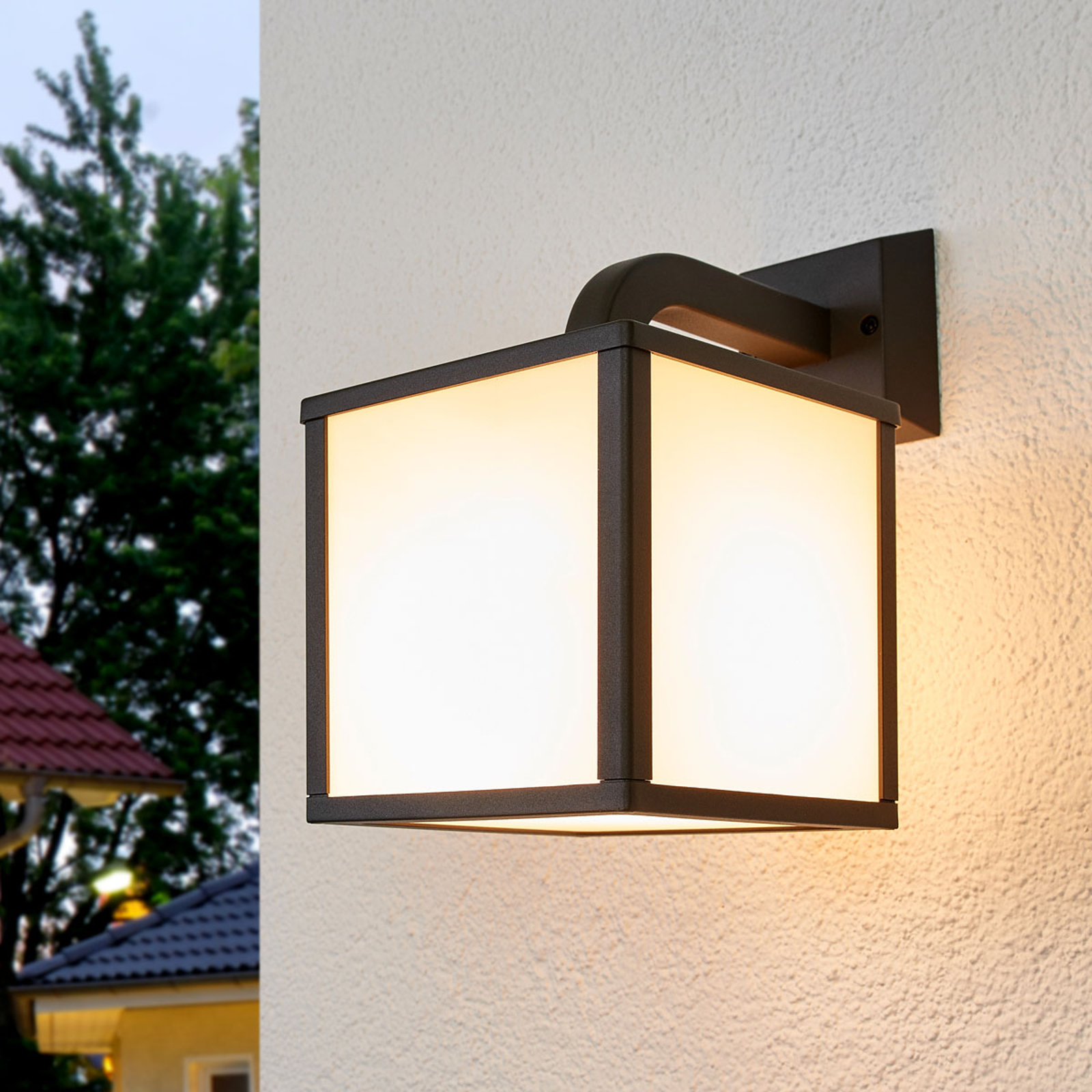 LED-utomhusvägglampa Cubango, en kubskärm