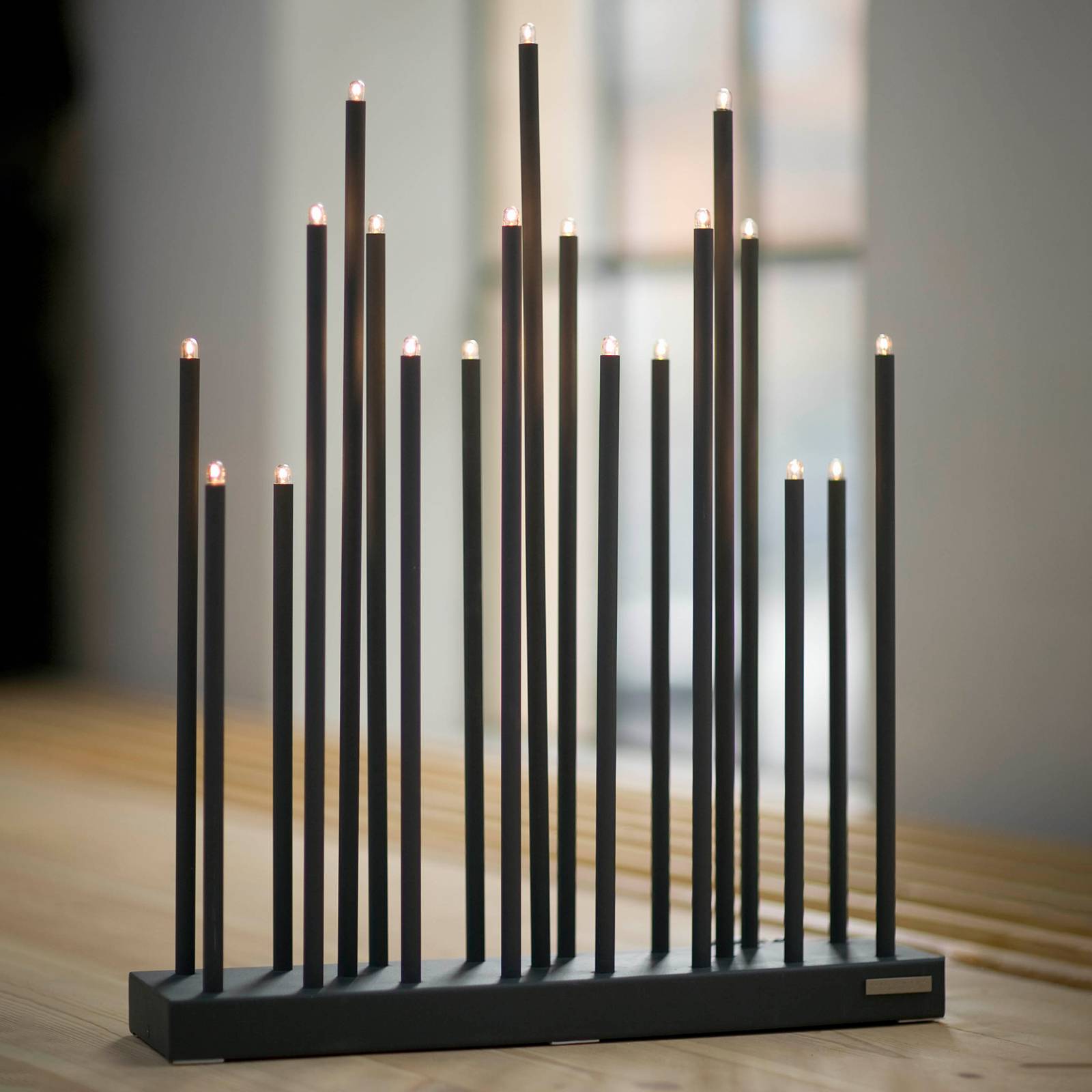 By Rydéns Elflugan ljusstake, dimmer, svart