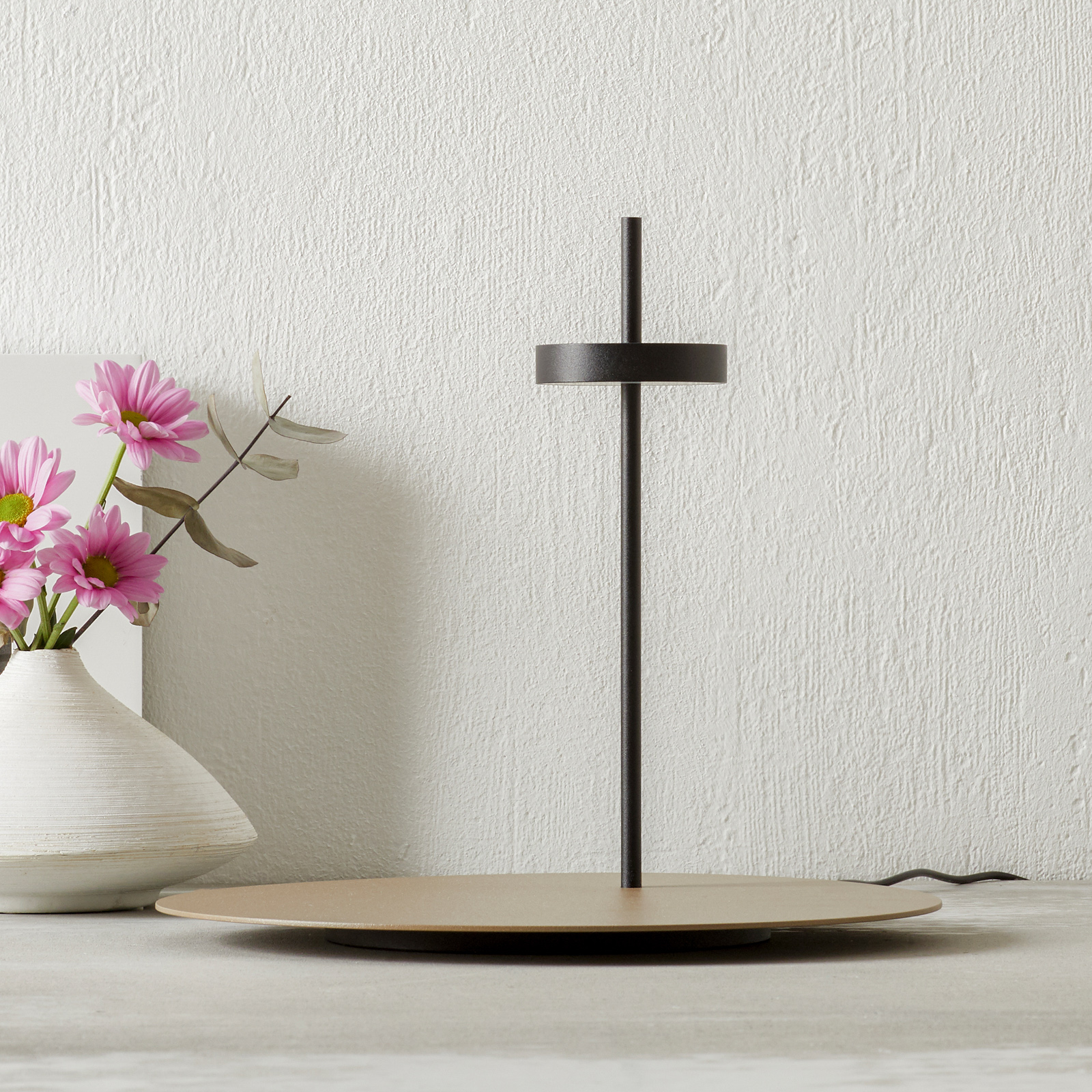 LOUM Scave LED-bordslampa sensor dim fot terra