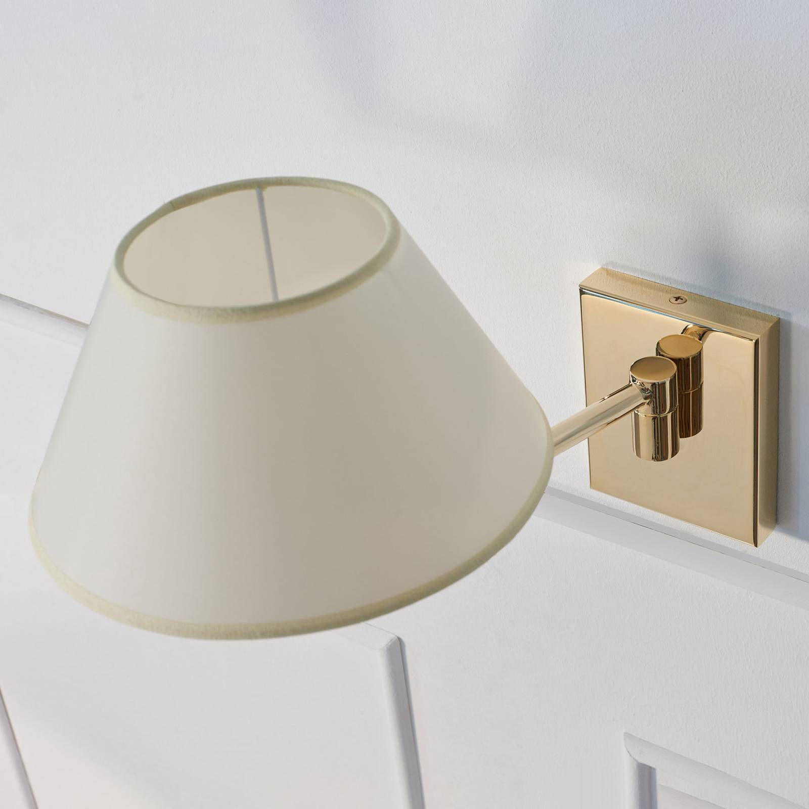 Vägglampa Americana, armlängd 20 cm, guld