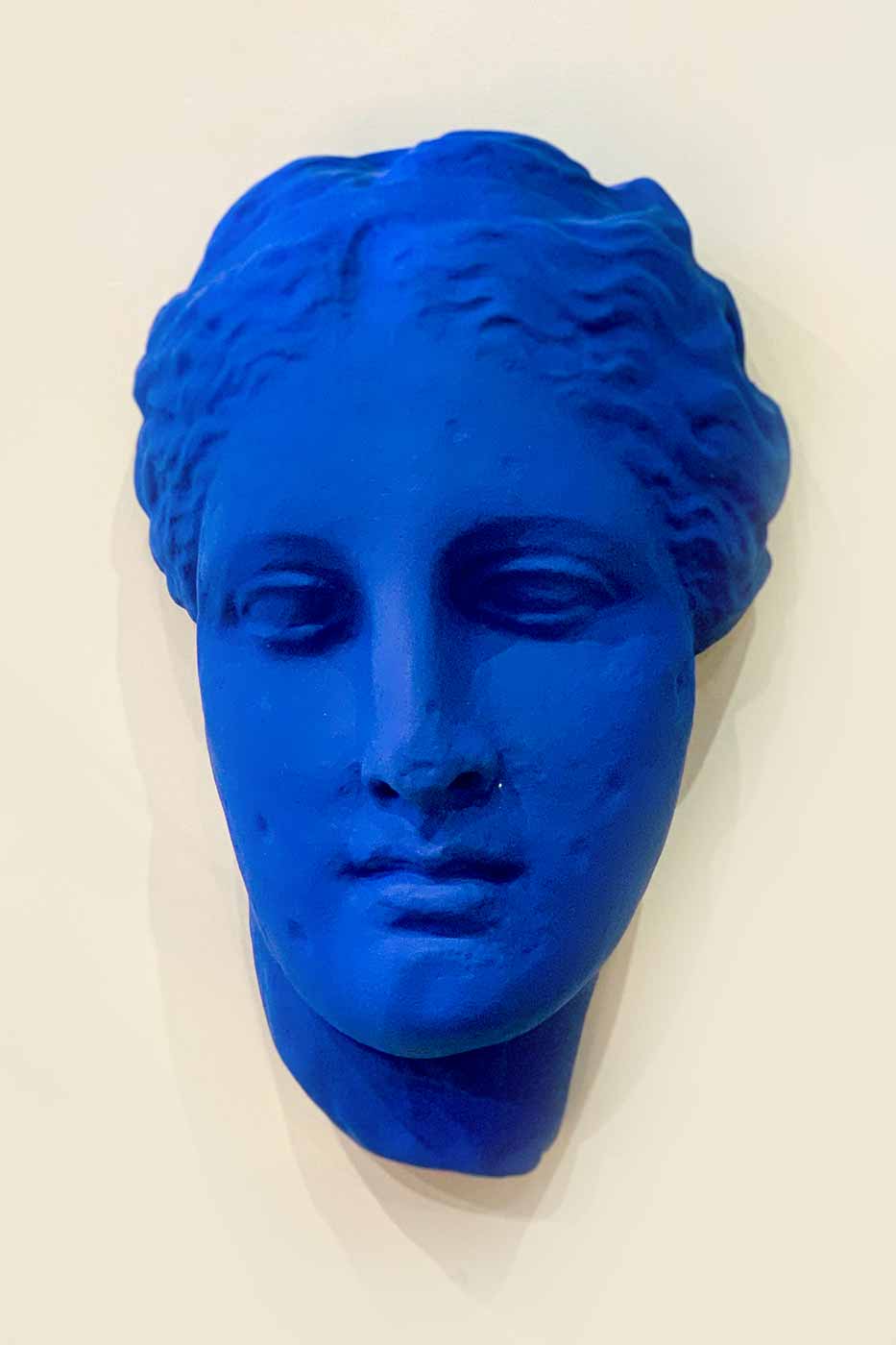 Staty väggdekoration Hygeia 29 cm klein blå
