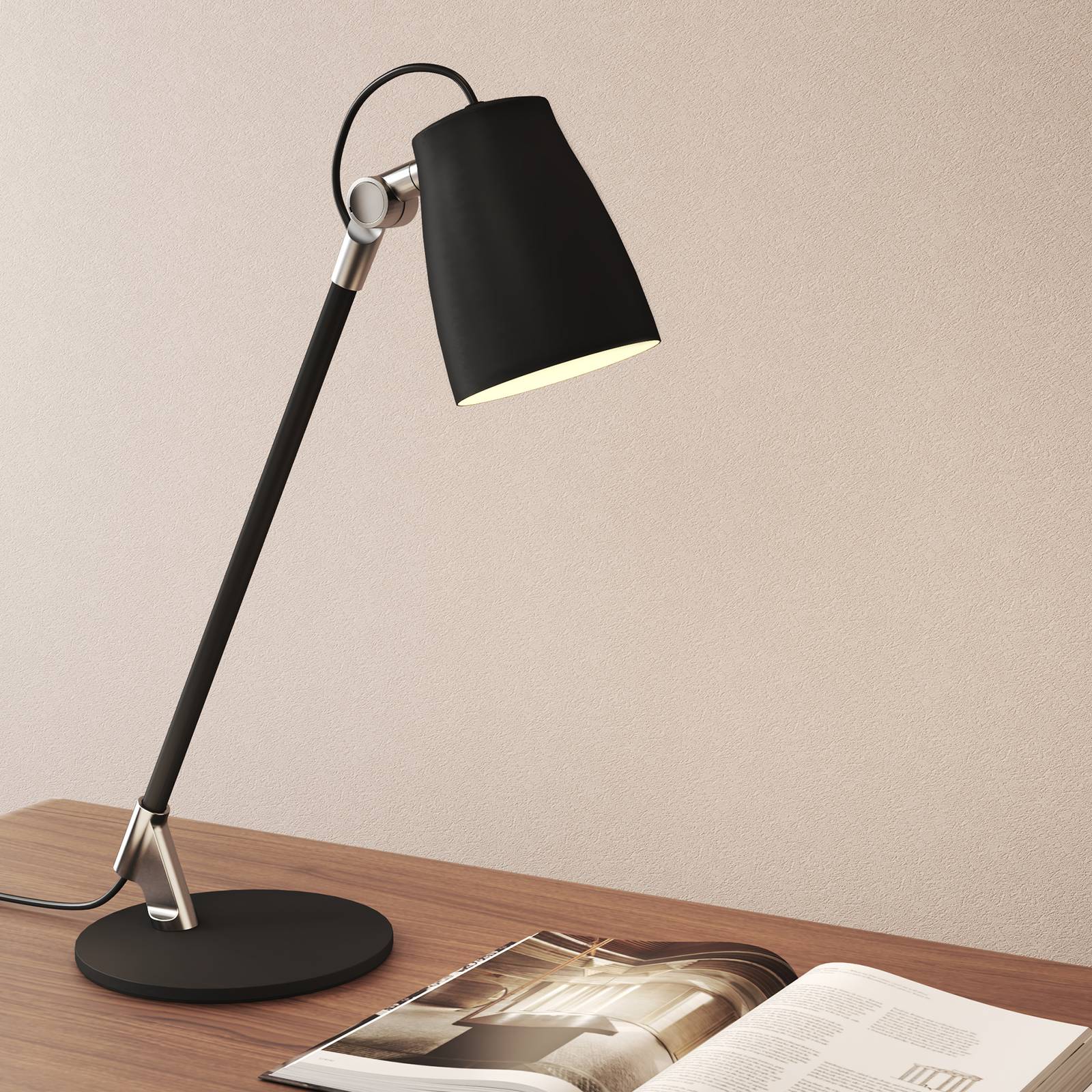 Astro Atelier bordslampa, mattsvart