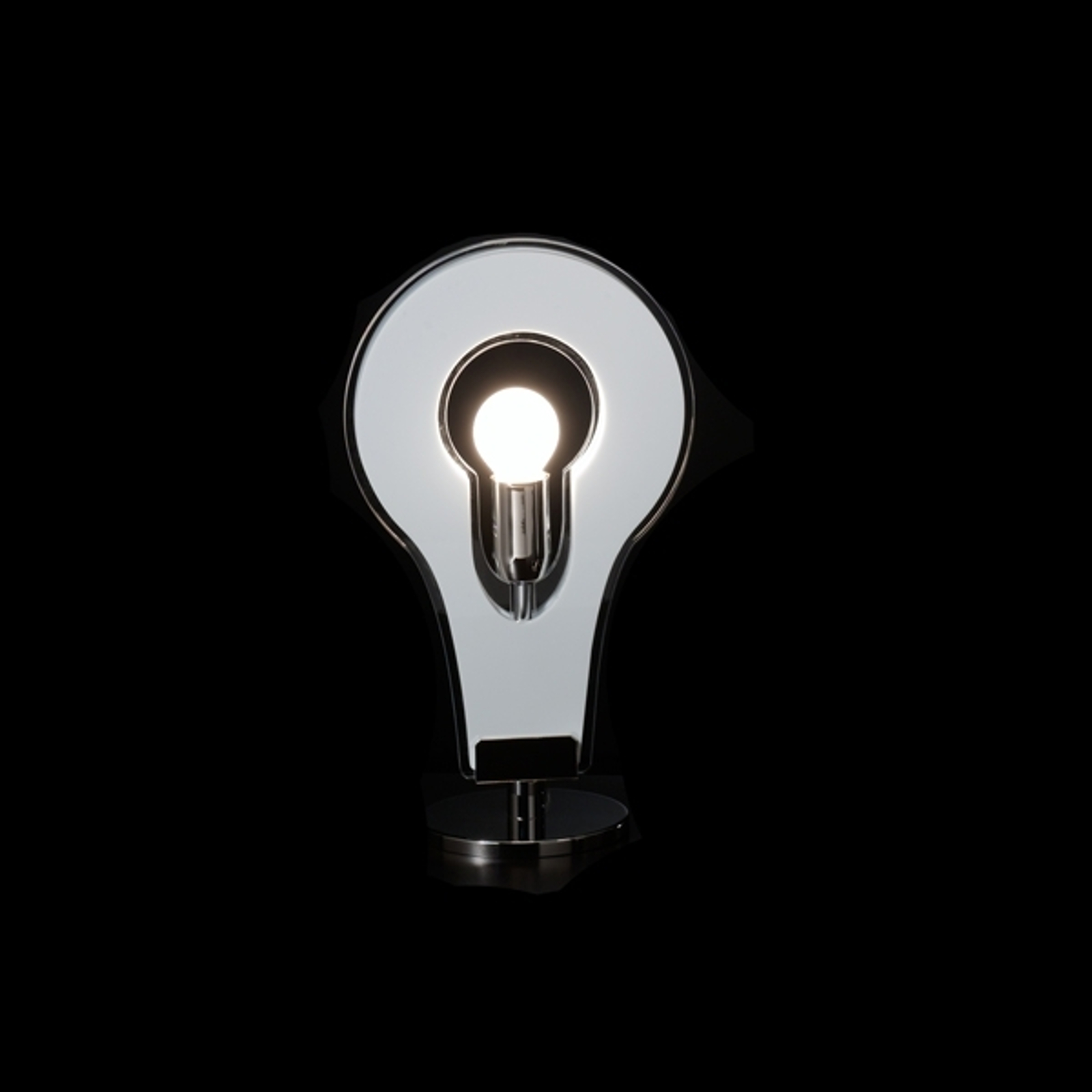 Vit, storslagen bordslampa Flat 32