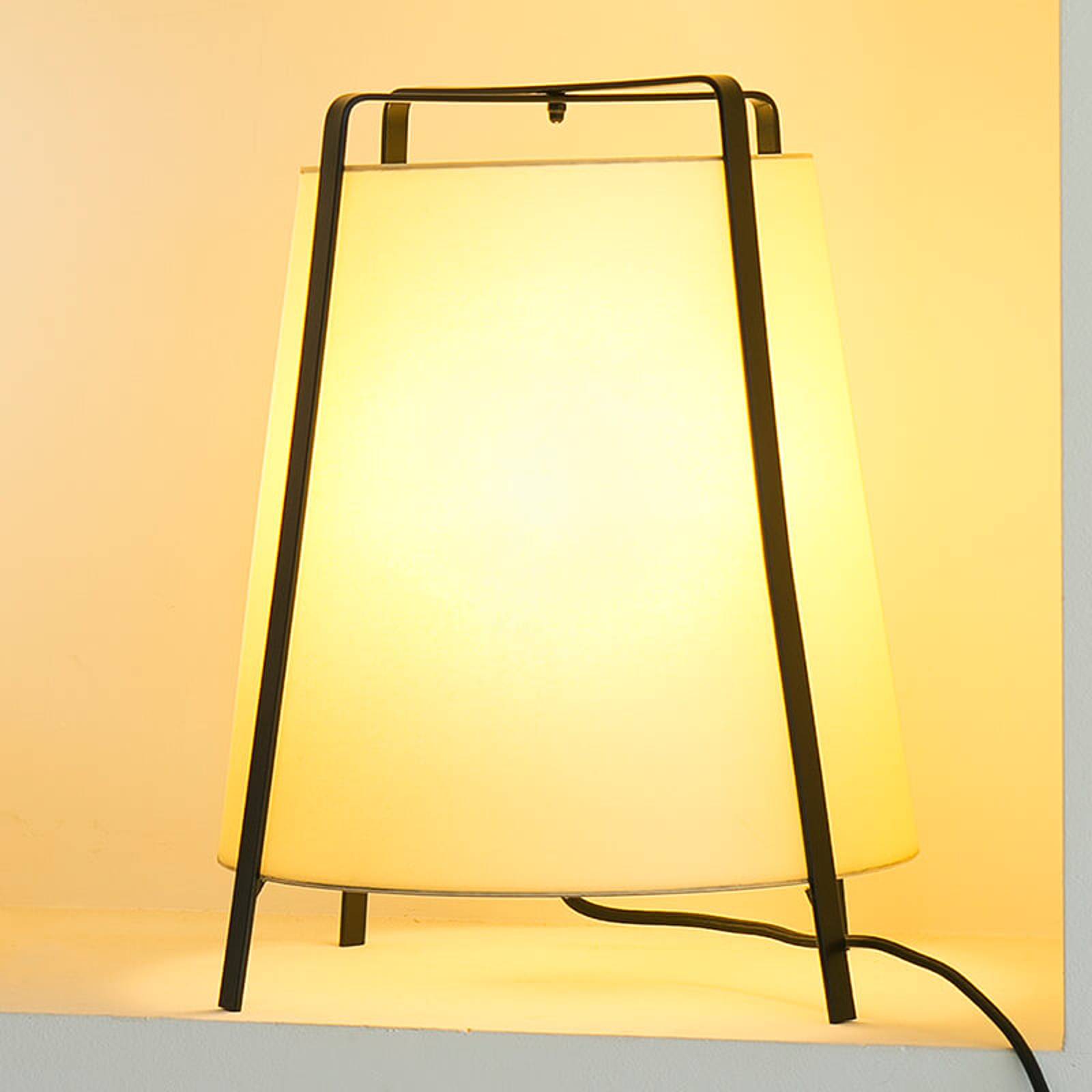 Bordslampa Akane, tillverkad i Spanien