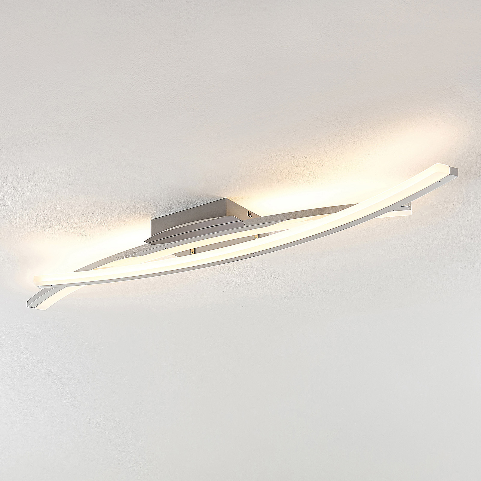 Lindby Elarit LED-taklampa, förkromad