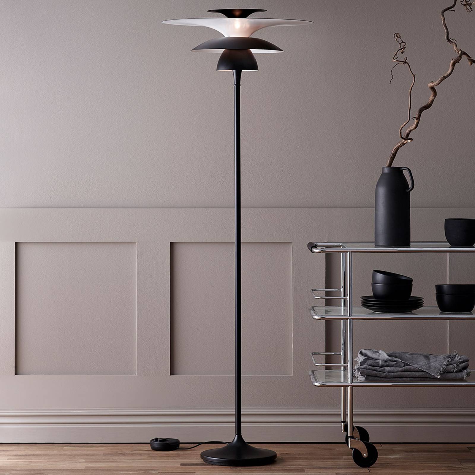 LED-golvlampa Picasso, skärm 38 cm, svart