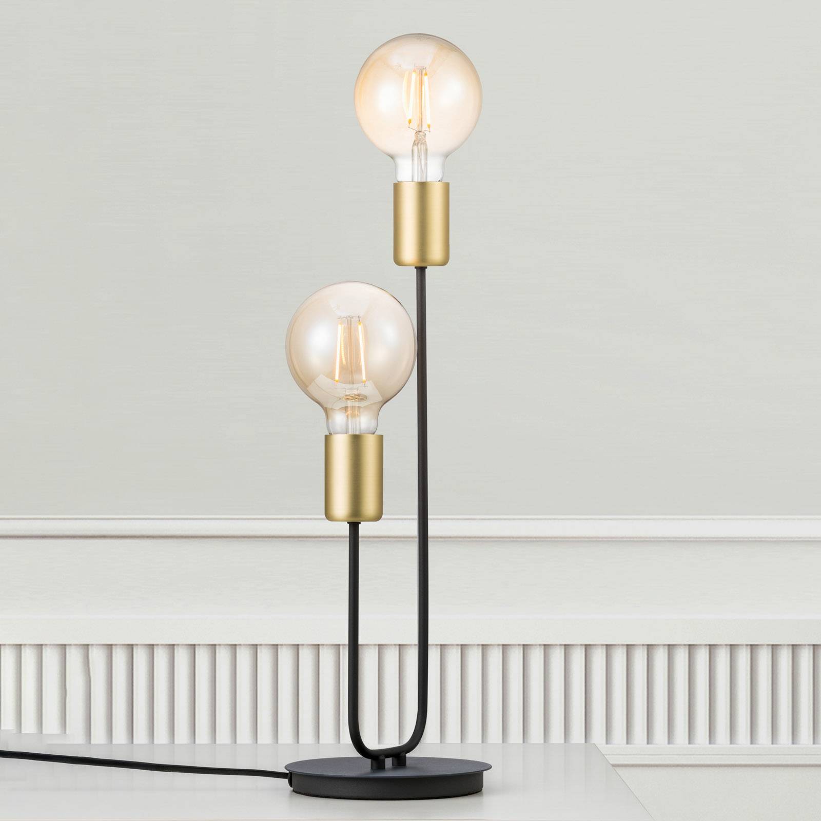 Bordslampa Josefine med 2 uttag