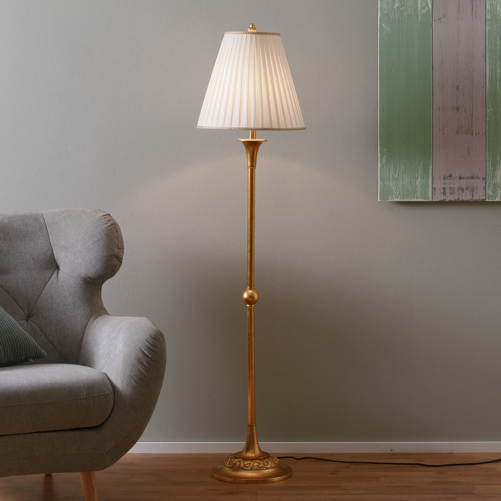 Stilfull golvlampa DONATA med plisserad lampskärm