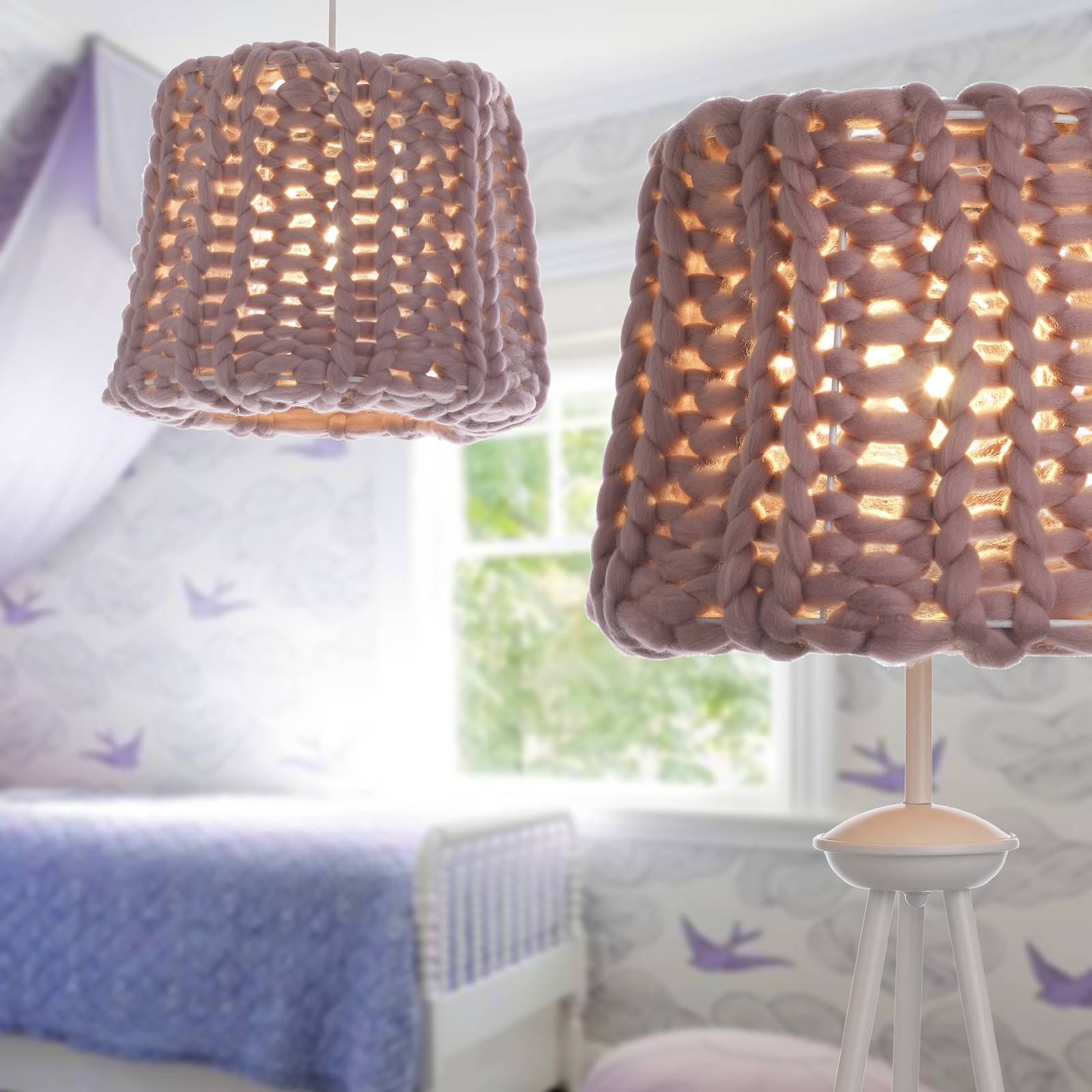 Golvlampa Dolly med stickad skärm i åldrad rosa