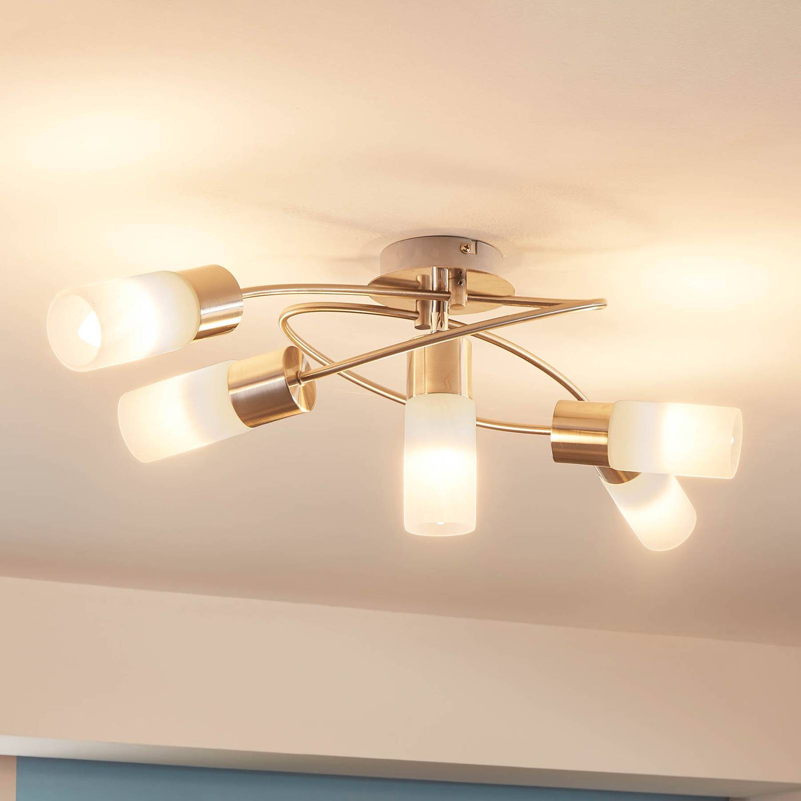 Dimbar LED-taklampa Erva med 5 ljuskällor