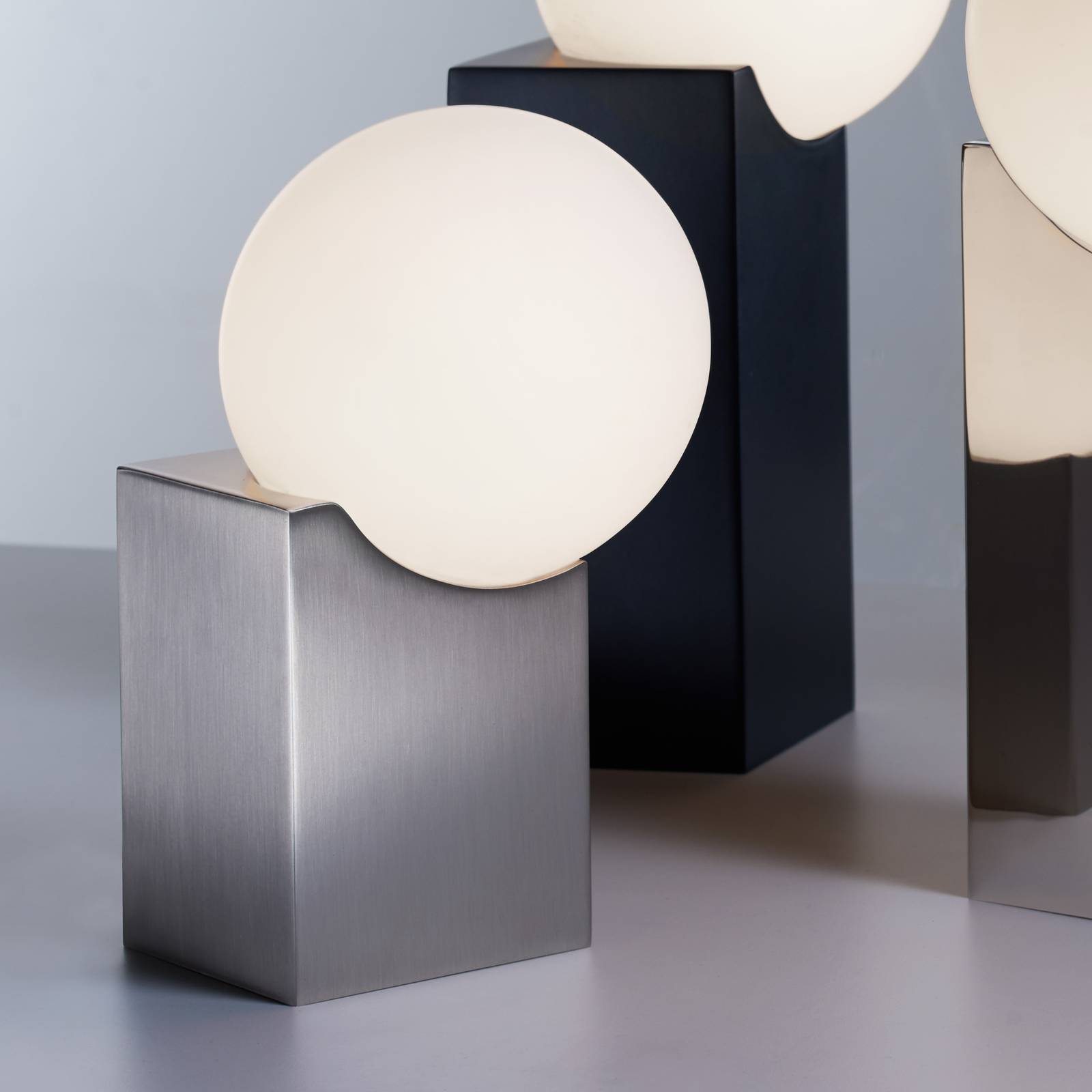 Bordslampa Kub 23,5 cm, matt nickel