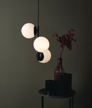 Bella taklampa svart