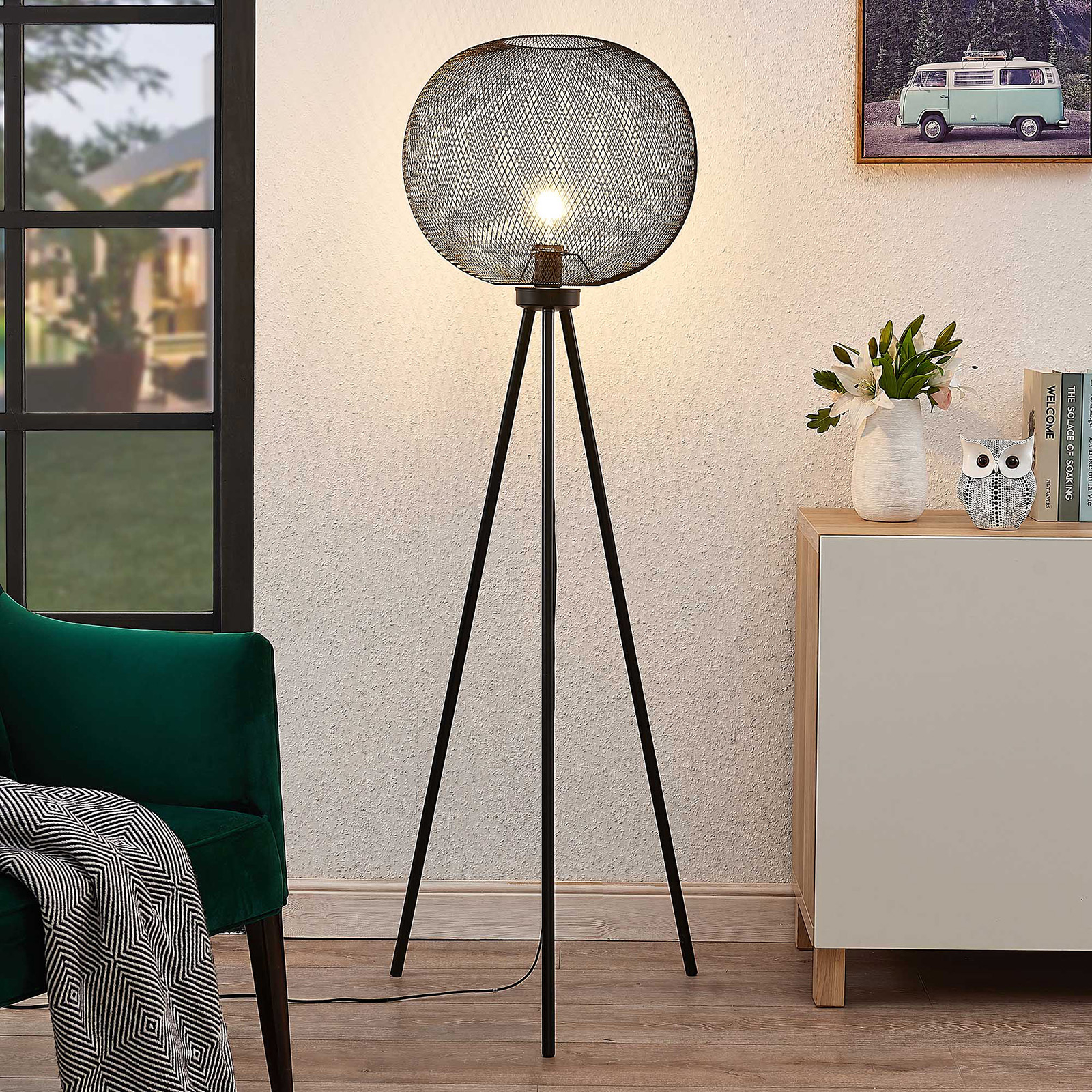 Lindby Wilga golvlampa med trebent stativ