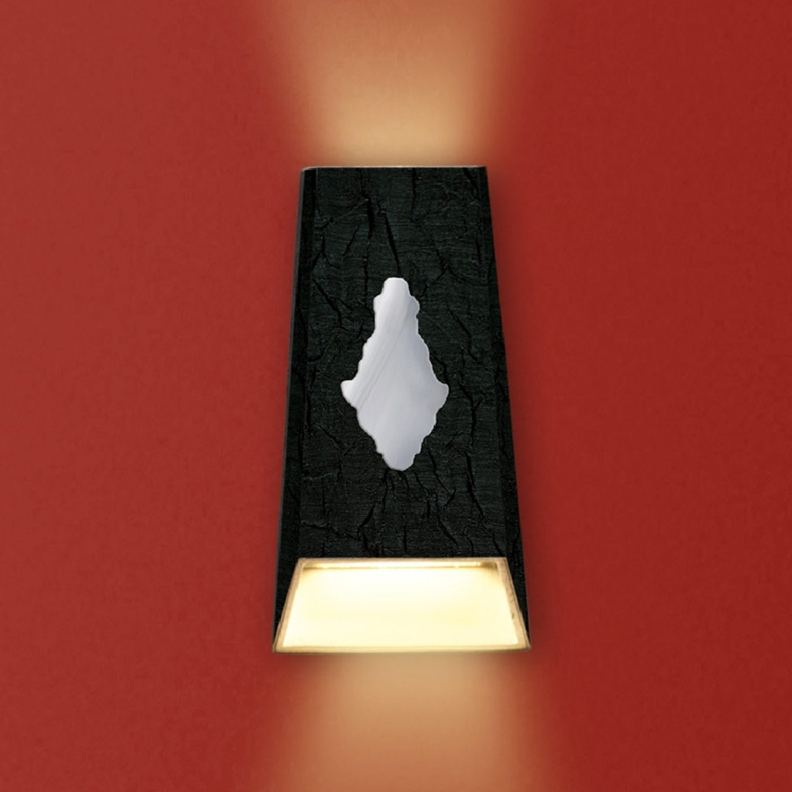 Cronius - tilltalande vägglampa med LED