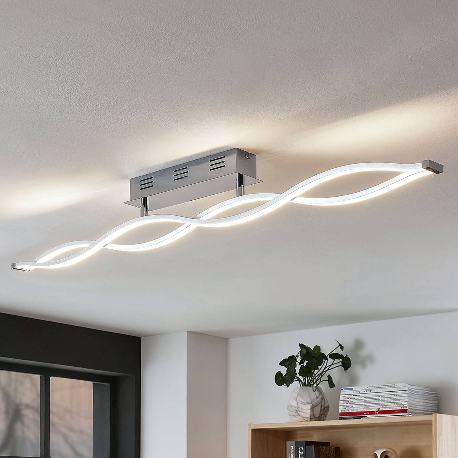 LED-taklampan Roan, vågformad