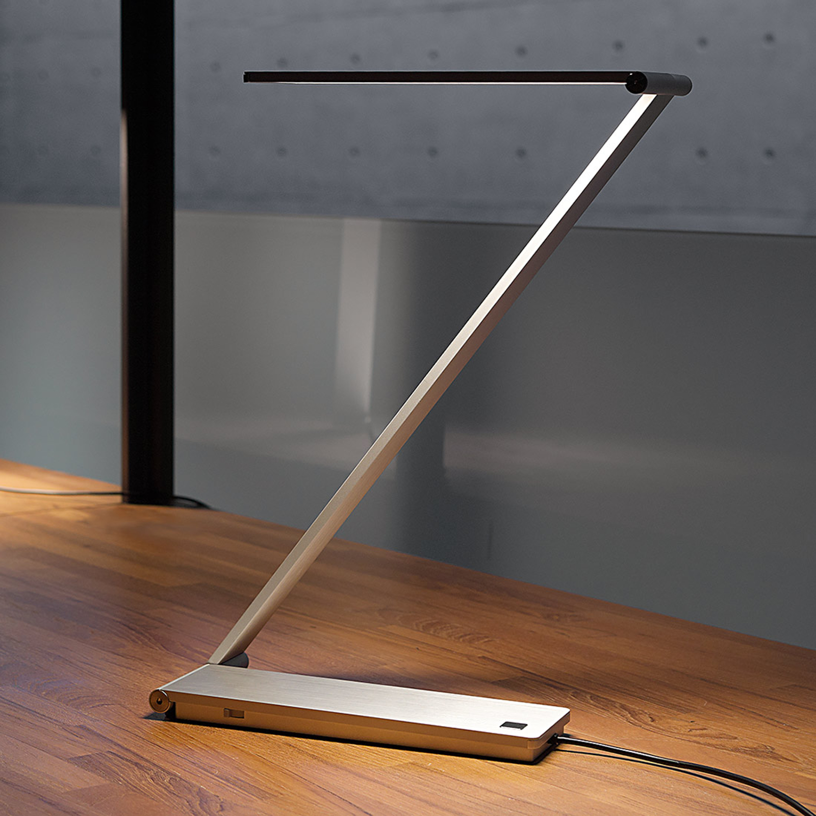 Designerskrivbordslampa BE Light med lysdioder