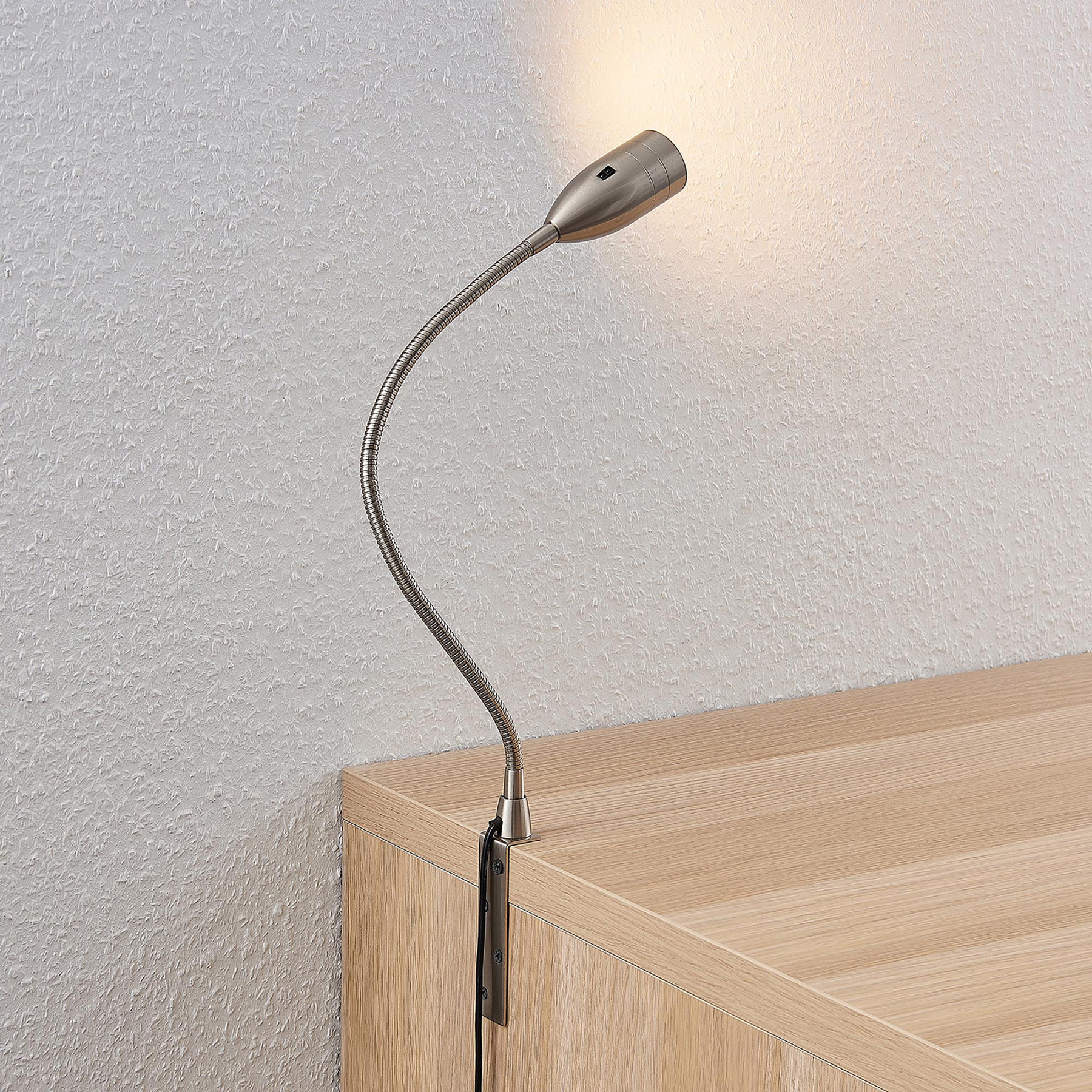 Lindby Ammara LED-bordslampa, satinerad nickel