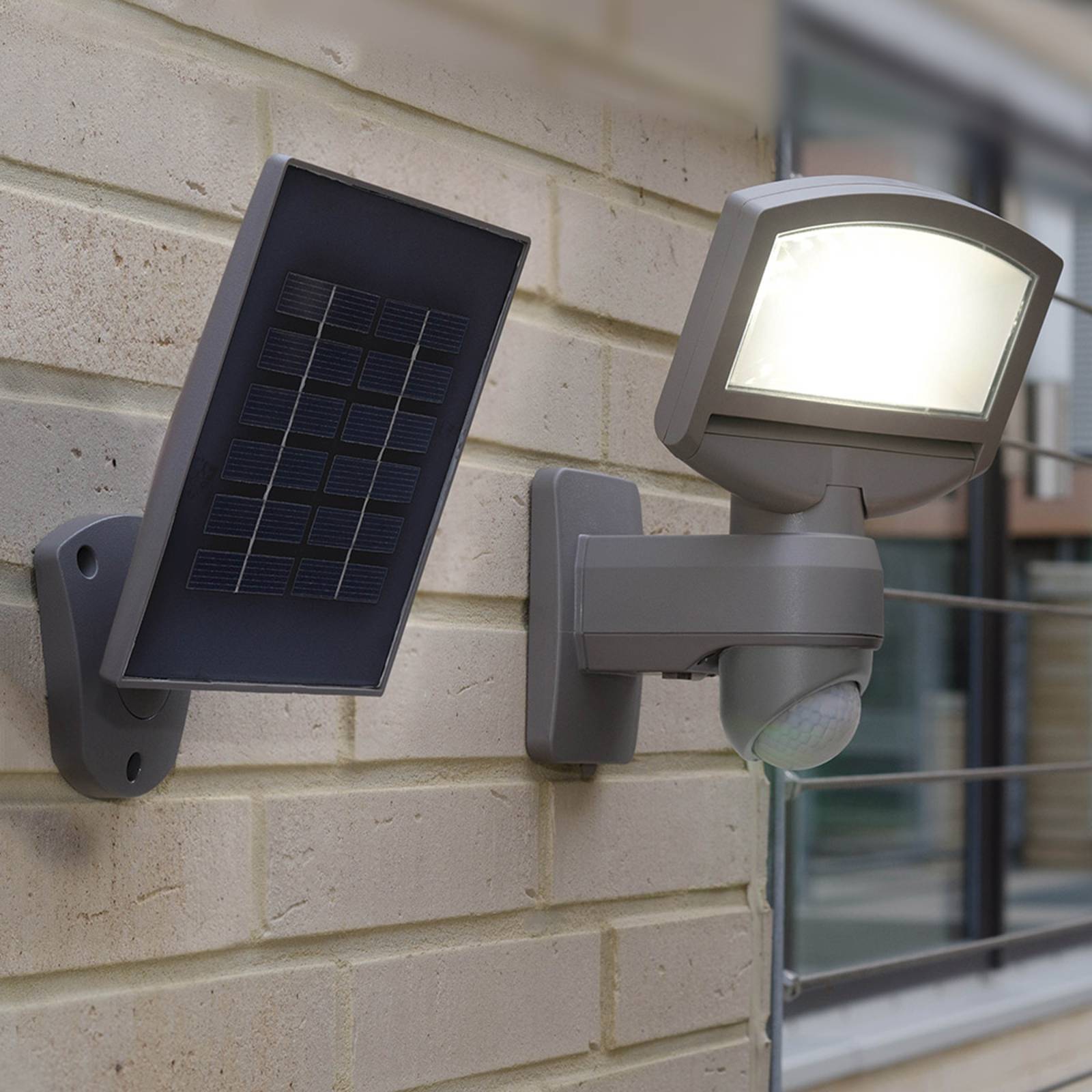 Soldriven LED-utomhusvägglampa Lord Sunshine panel