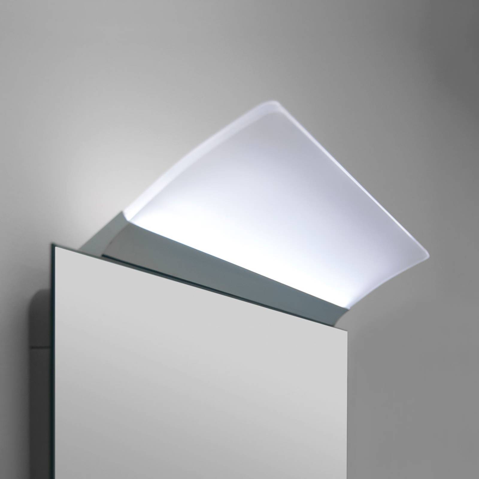 Bredd LED-spegellampa Angela, IP44, 30 cm
