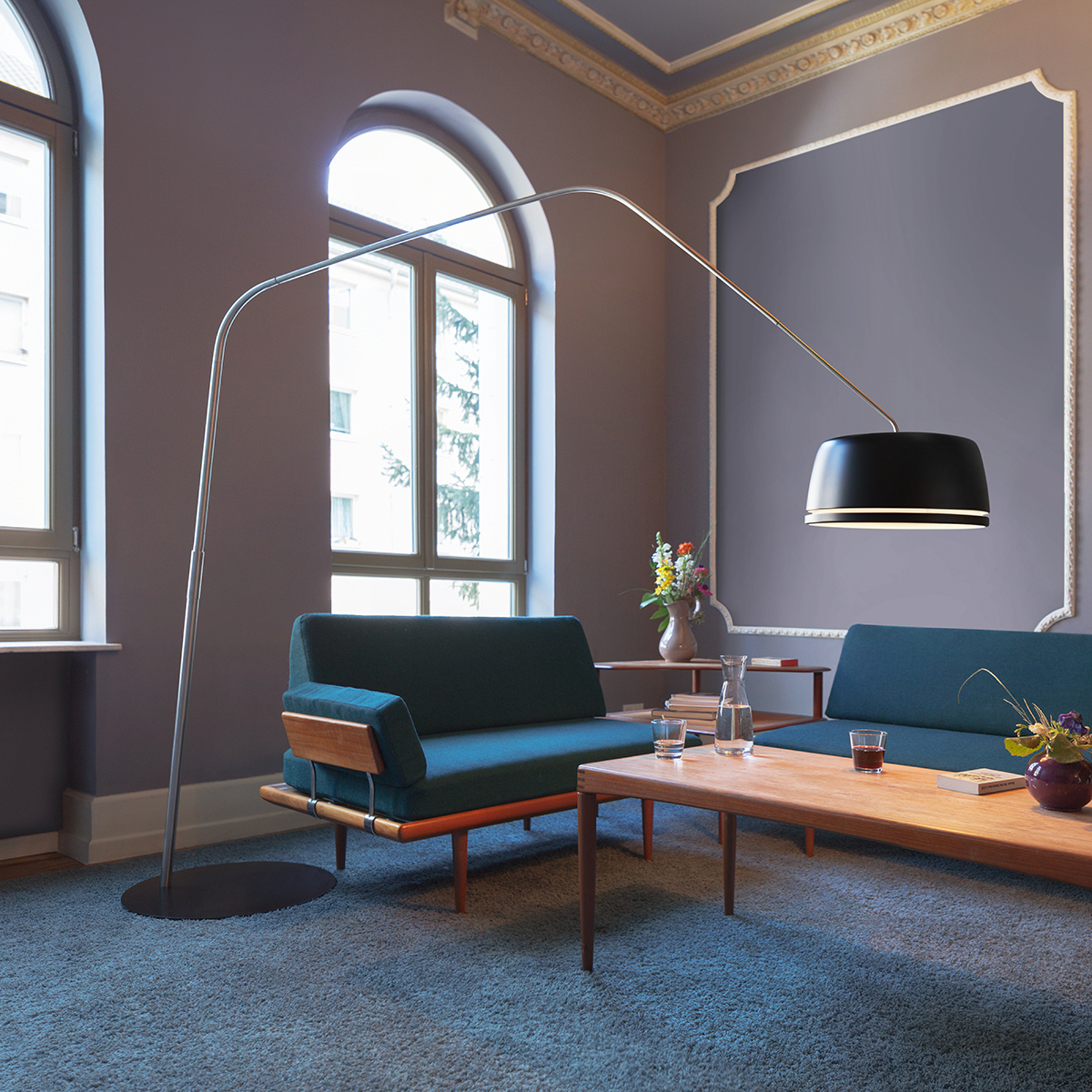 serien.lighting Central LED-båglampa svart