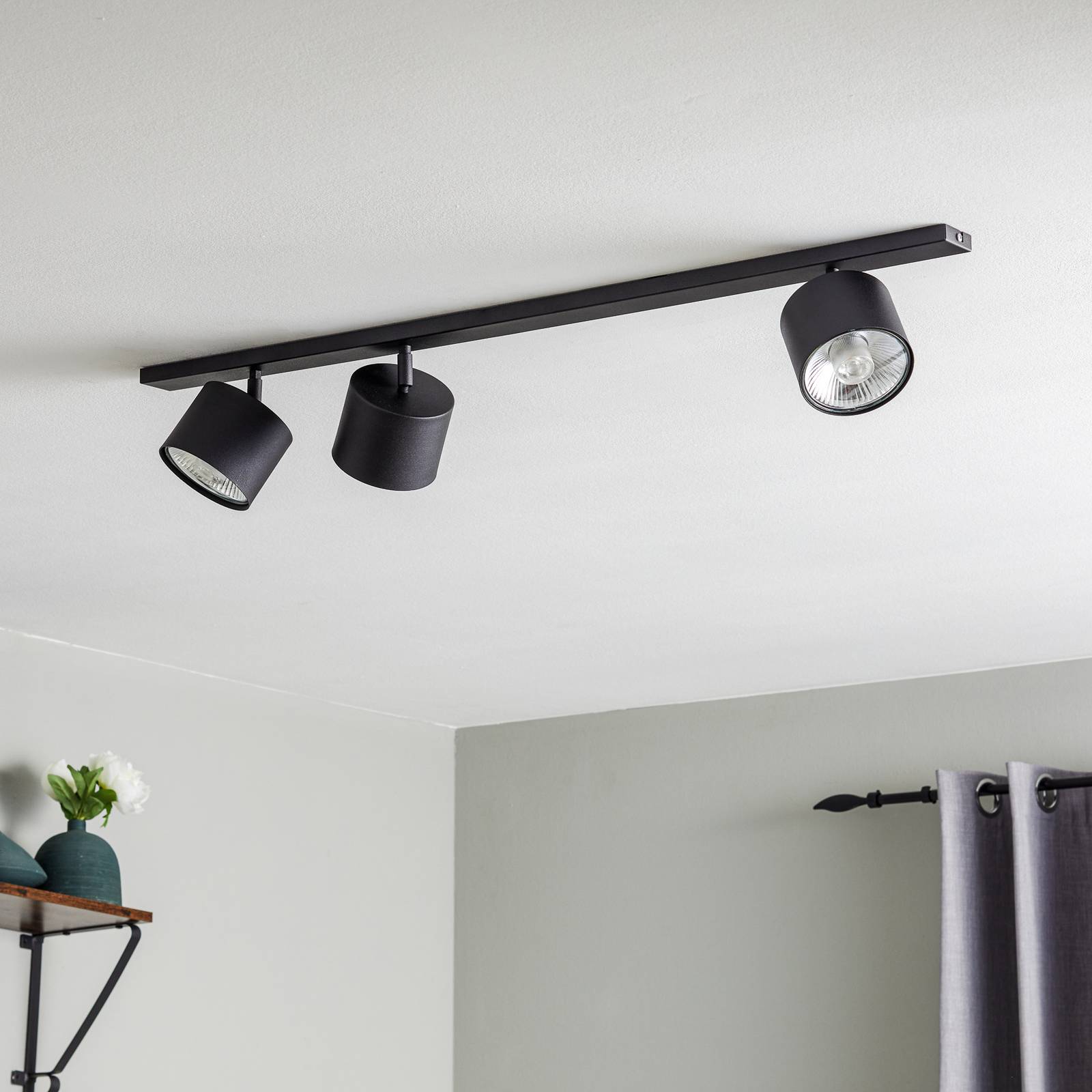 Taklampa 1047, 3 lampor, svart