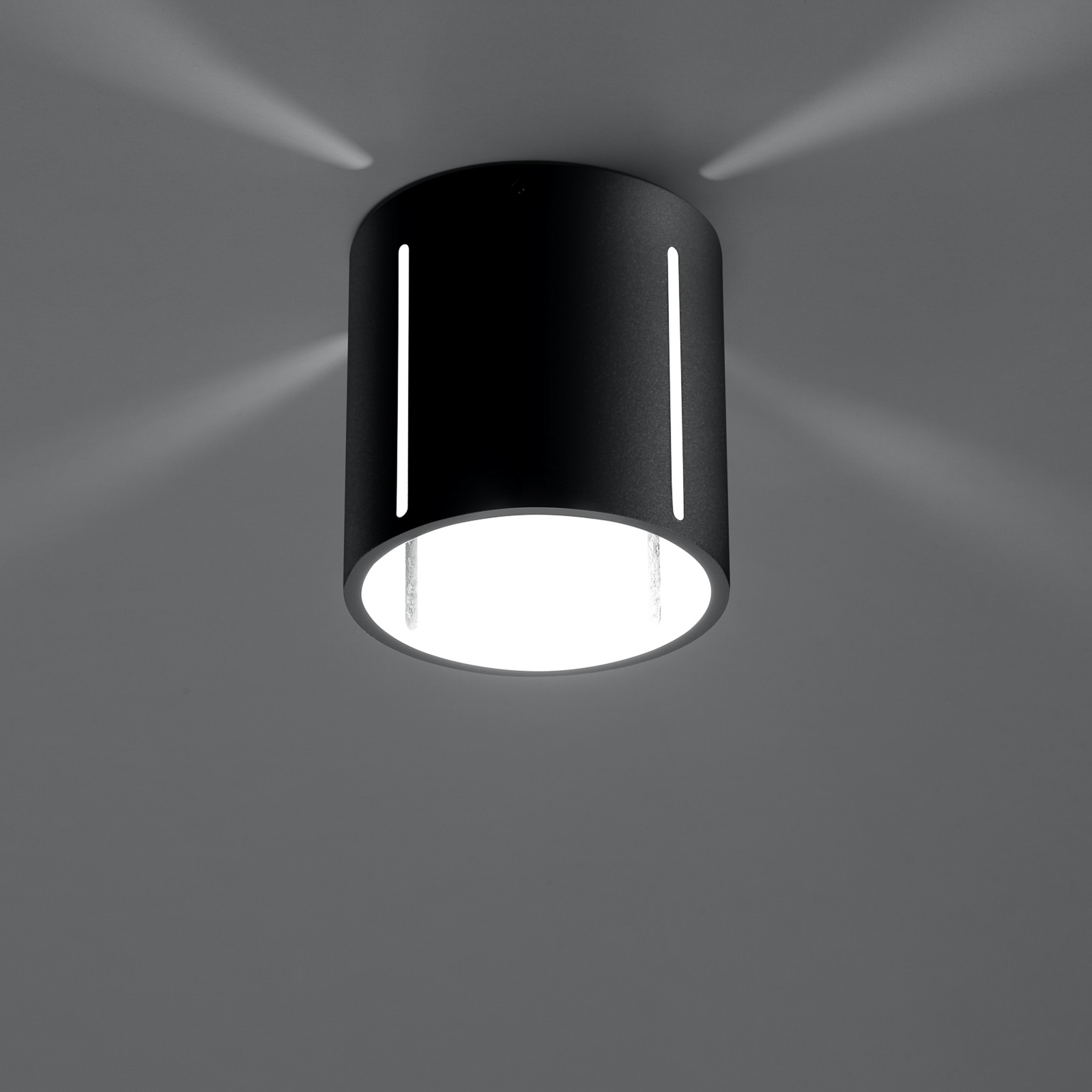 Taklampa Topa som svart cylinder