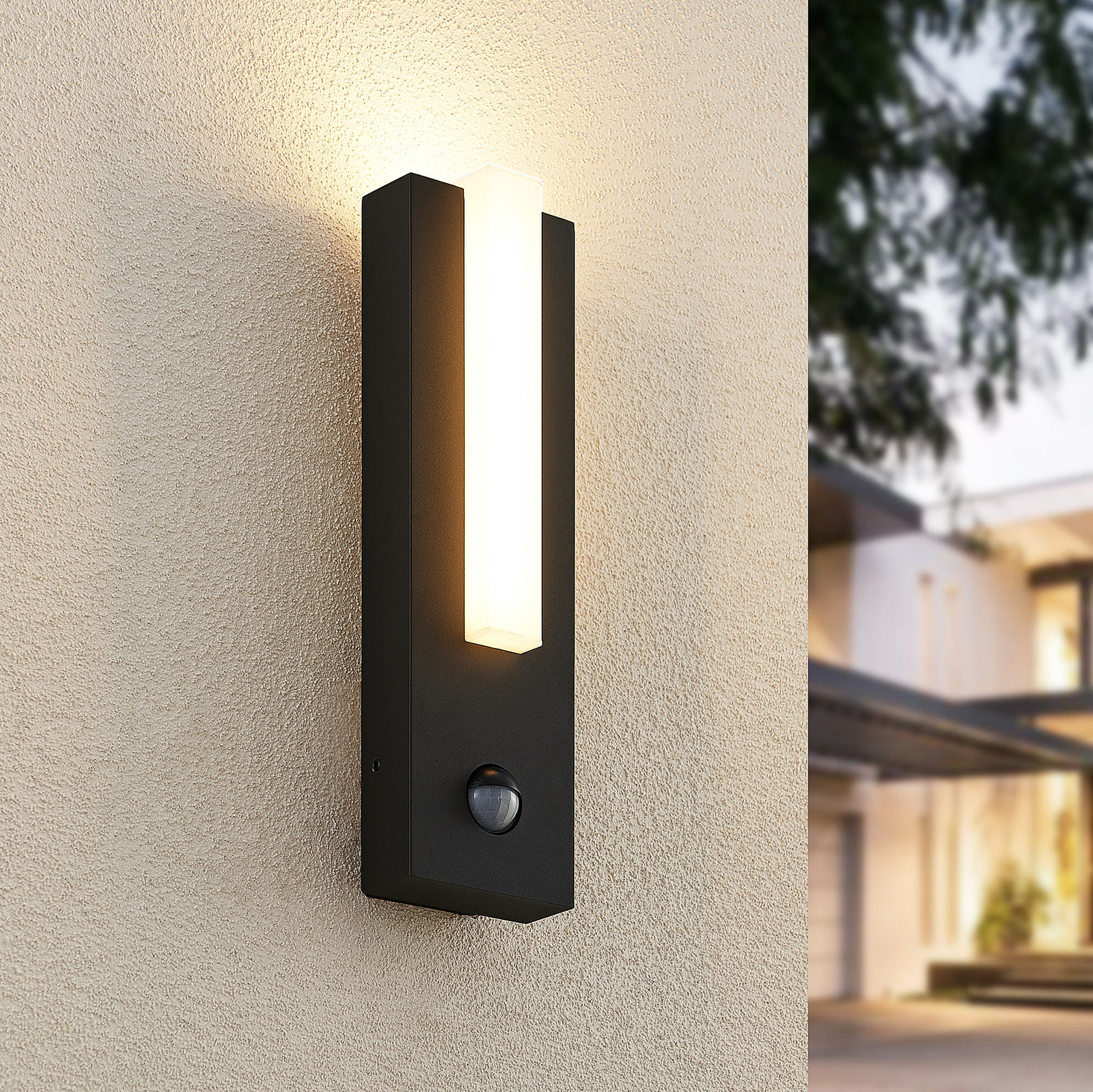 Lucande Virgalia LED-utomhusvägglampa med sensor