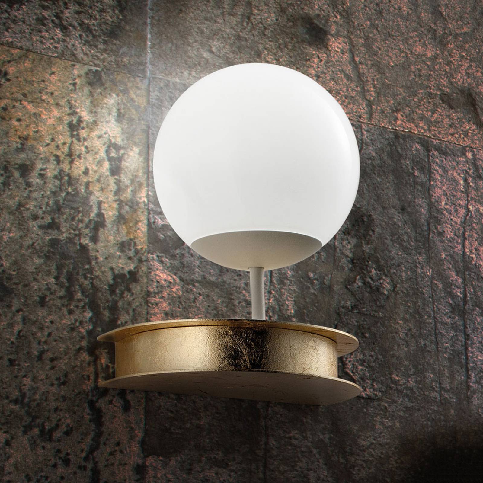 Praktfull LED-vägglampa Sfera i guld