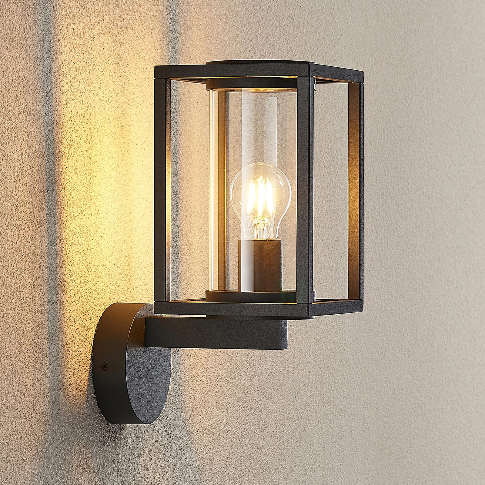 Lucande Ferda utomhusvägglampa, stående