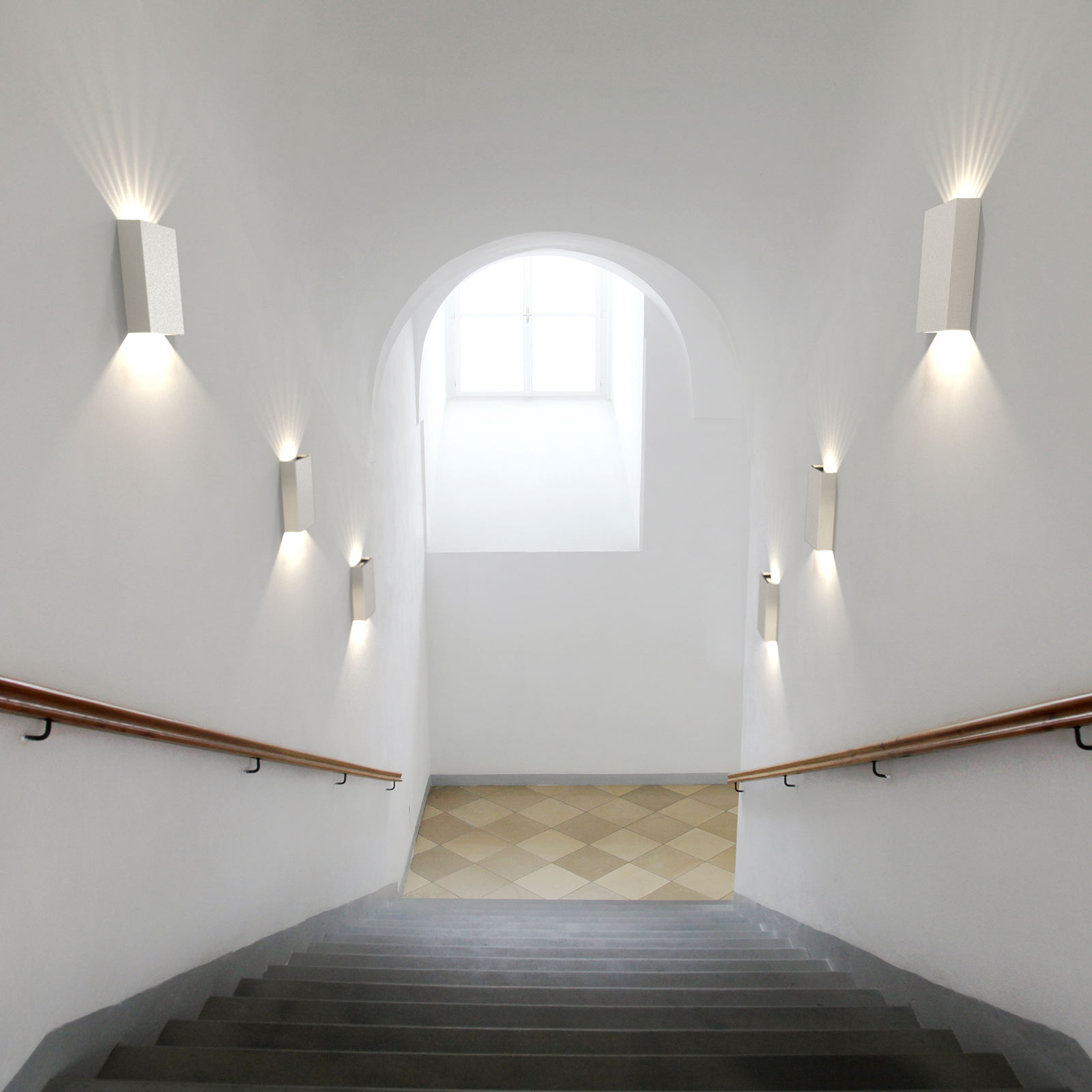 LED-utomhusvägglampa Fold, 15 x 21 cm, vit