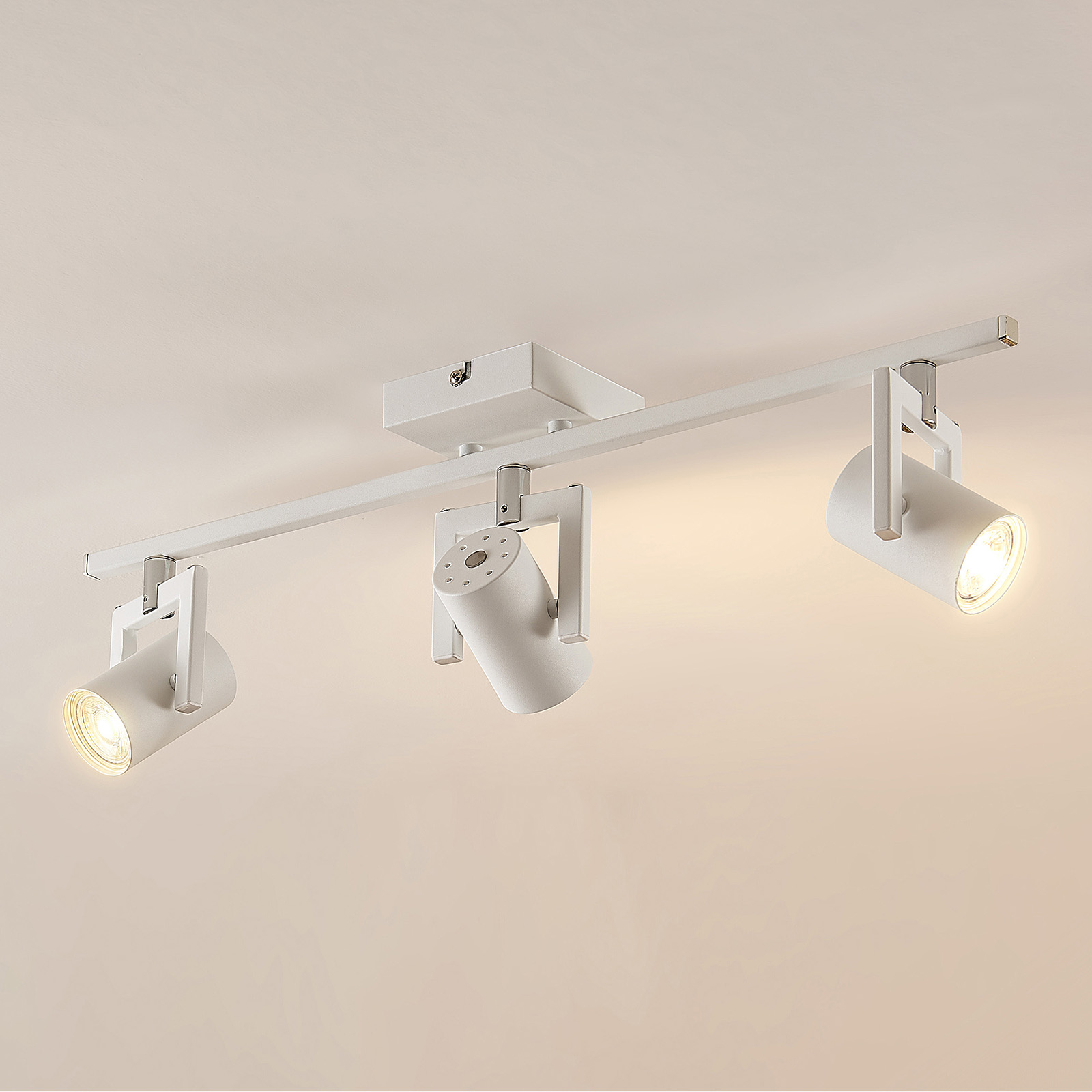 Lindby Noesha takspotlight, vit, 3 lampor