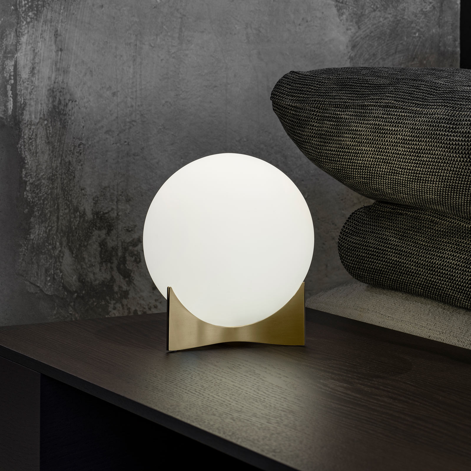 Terzani Oscar bordslampa av glas, mässing