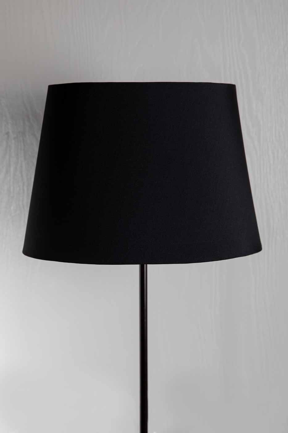 Lampskärm William oval 30 cm svart taft