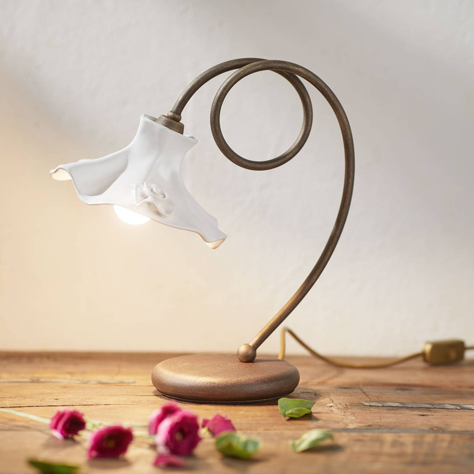 Tilltalande bordslampa Eleonora