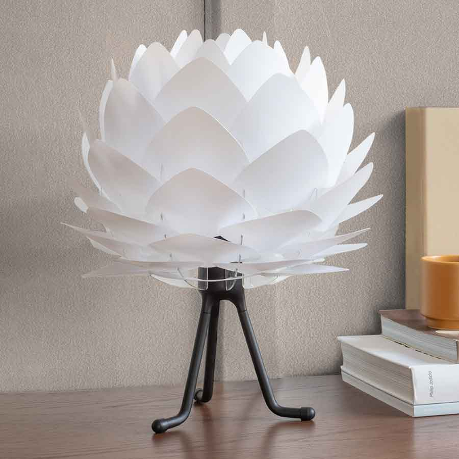UMAGE Silvia Mini bordslampa vit/tripod svart