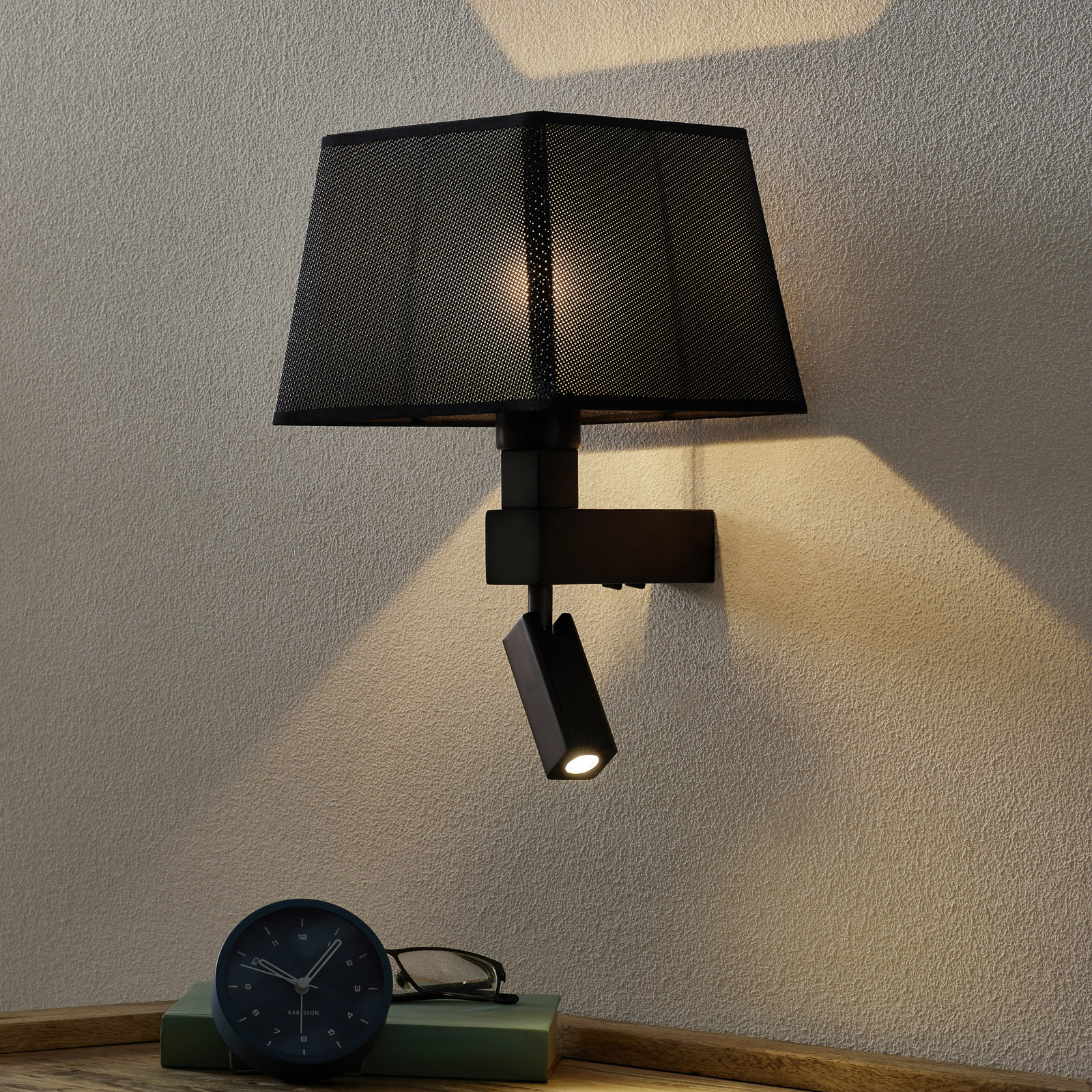 Med svart textilskärm - vägglampa Bahia