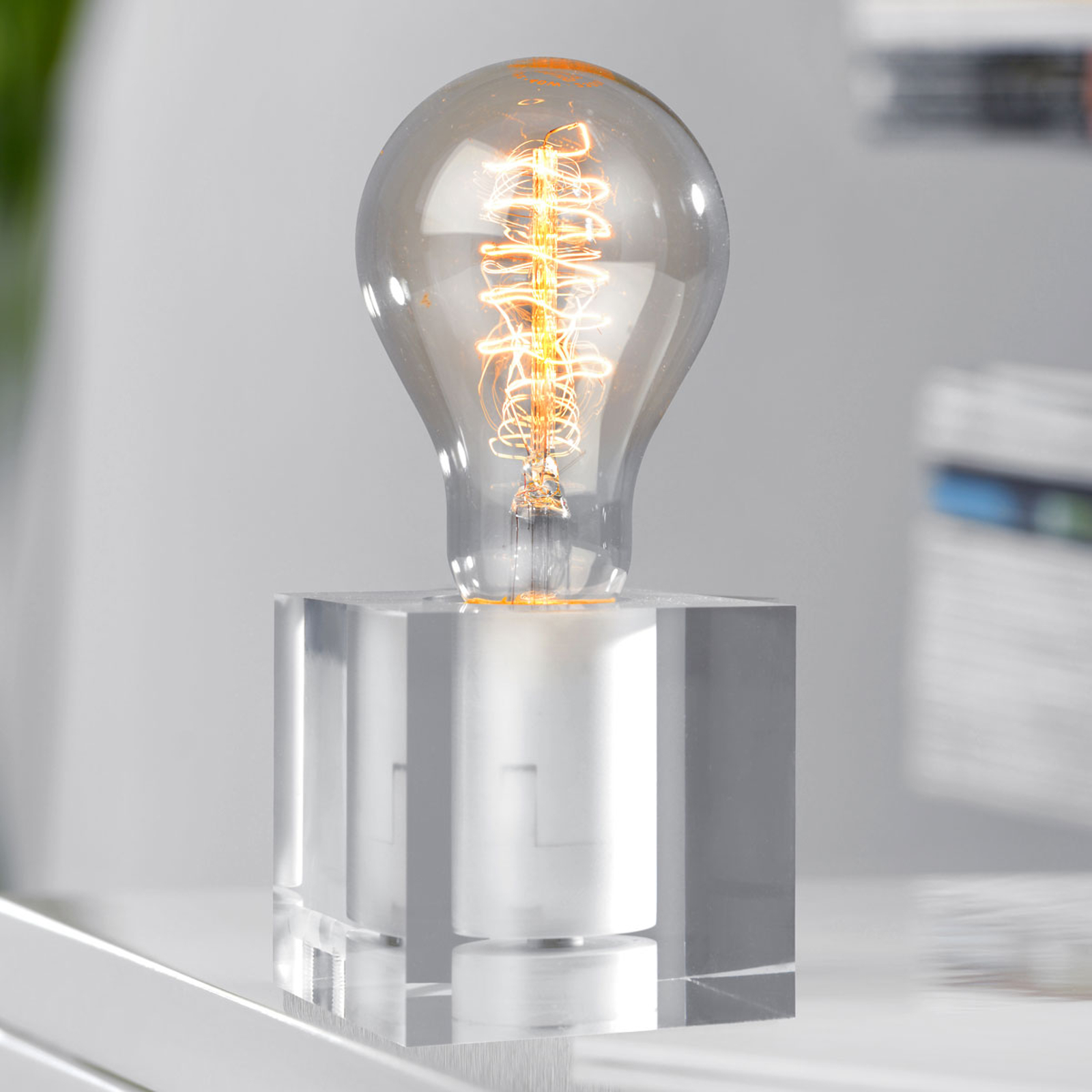 Bordslampa Cubic, akryl