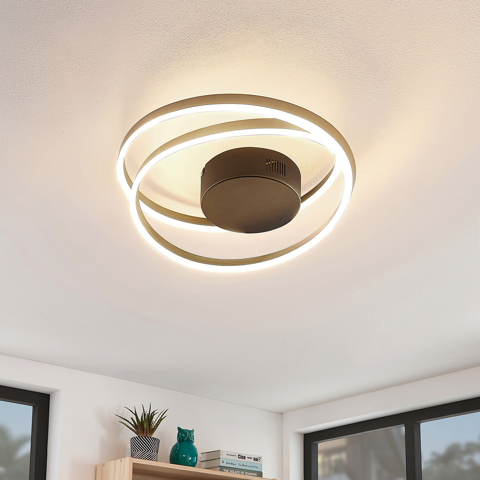 Lindby Davian LED-taklampa, dimbar, mässing