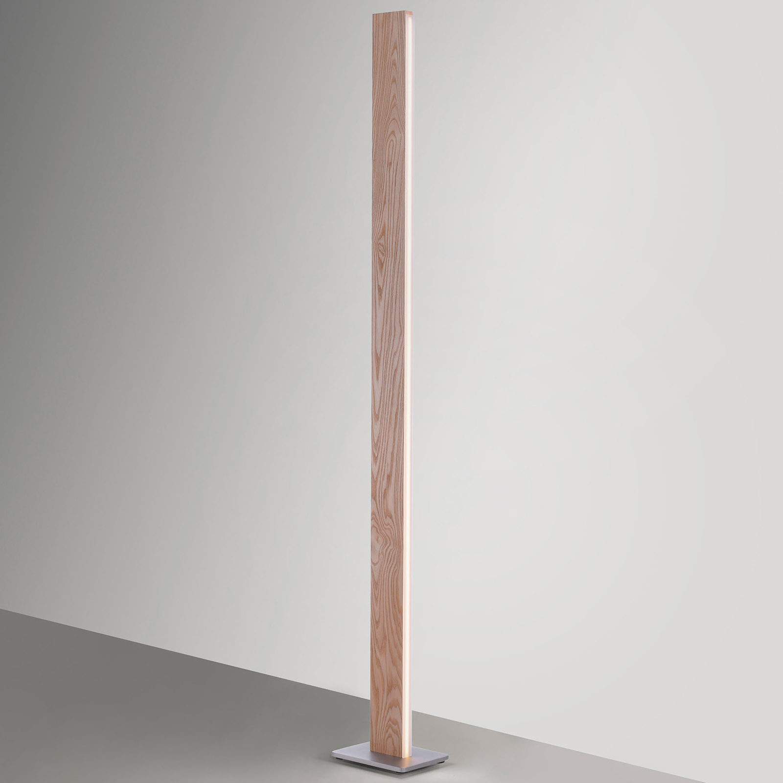 Paul Neuhaus Q-TIMBER LED-golvlampa med trä