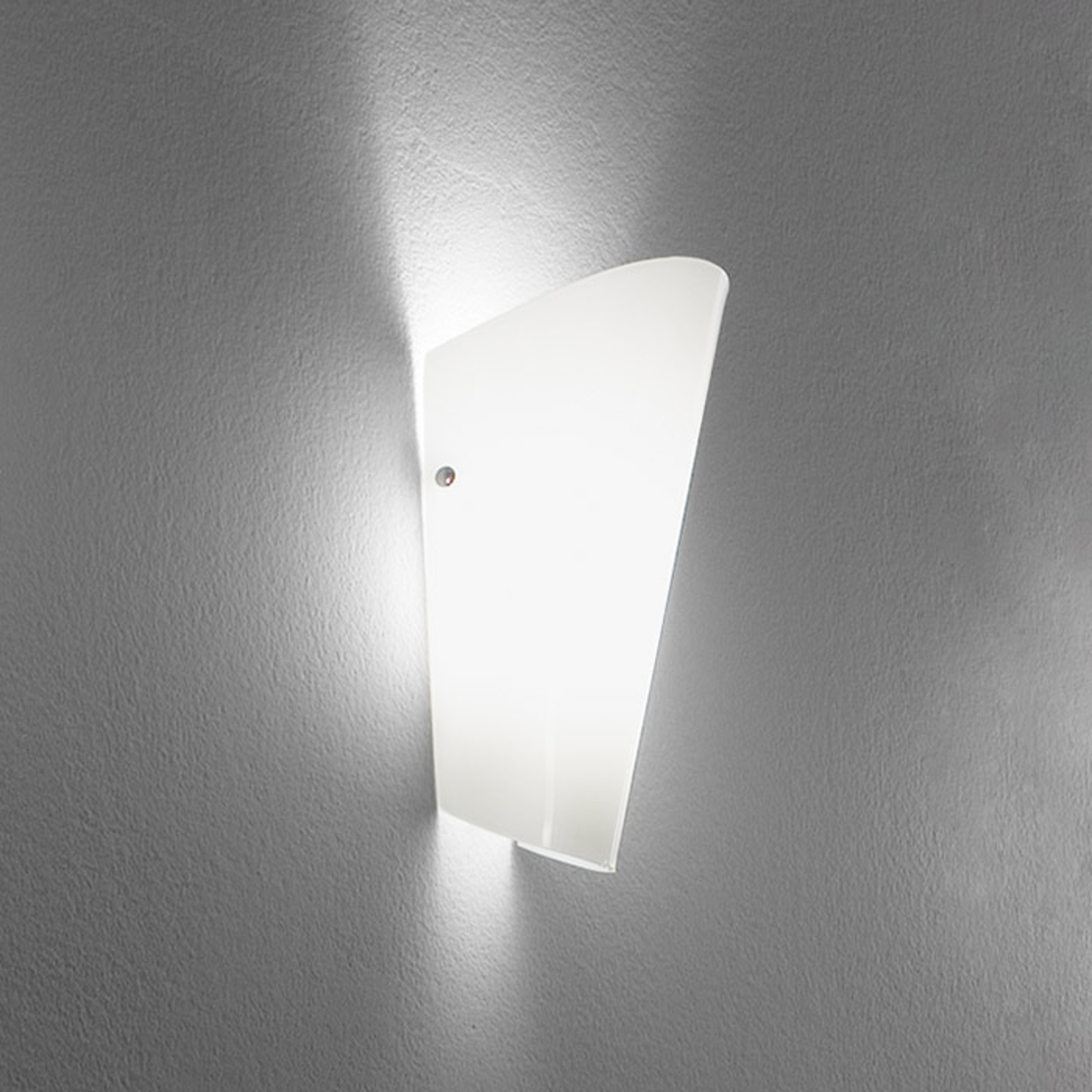 Vit, angenäm vägglampa Bloom