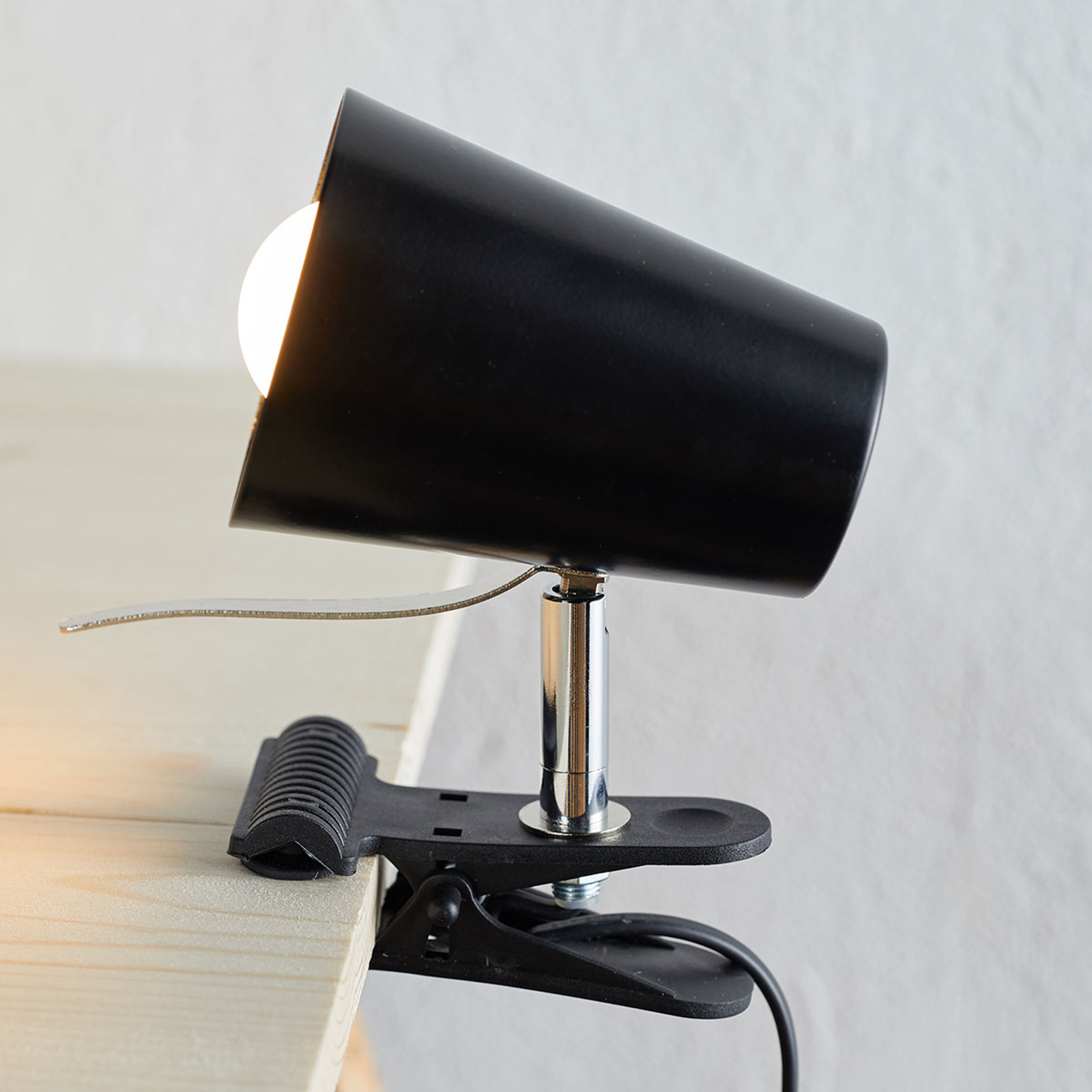Svart klämlampa Clampspots in modern optik